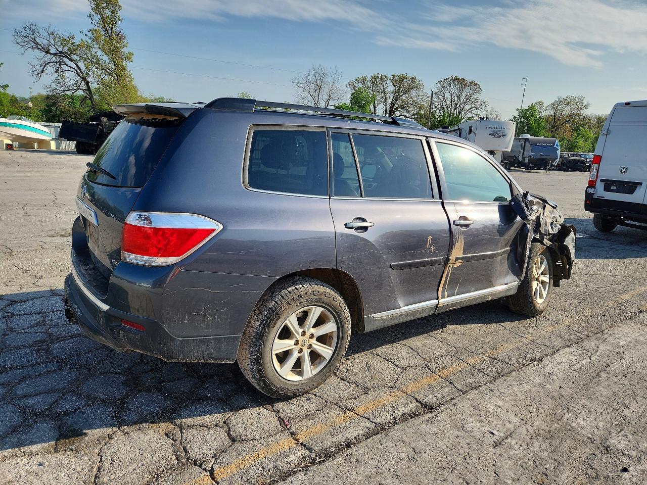 2012 Toyota Highlander Base Gray vin: 5TDBK3EH5CS169452