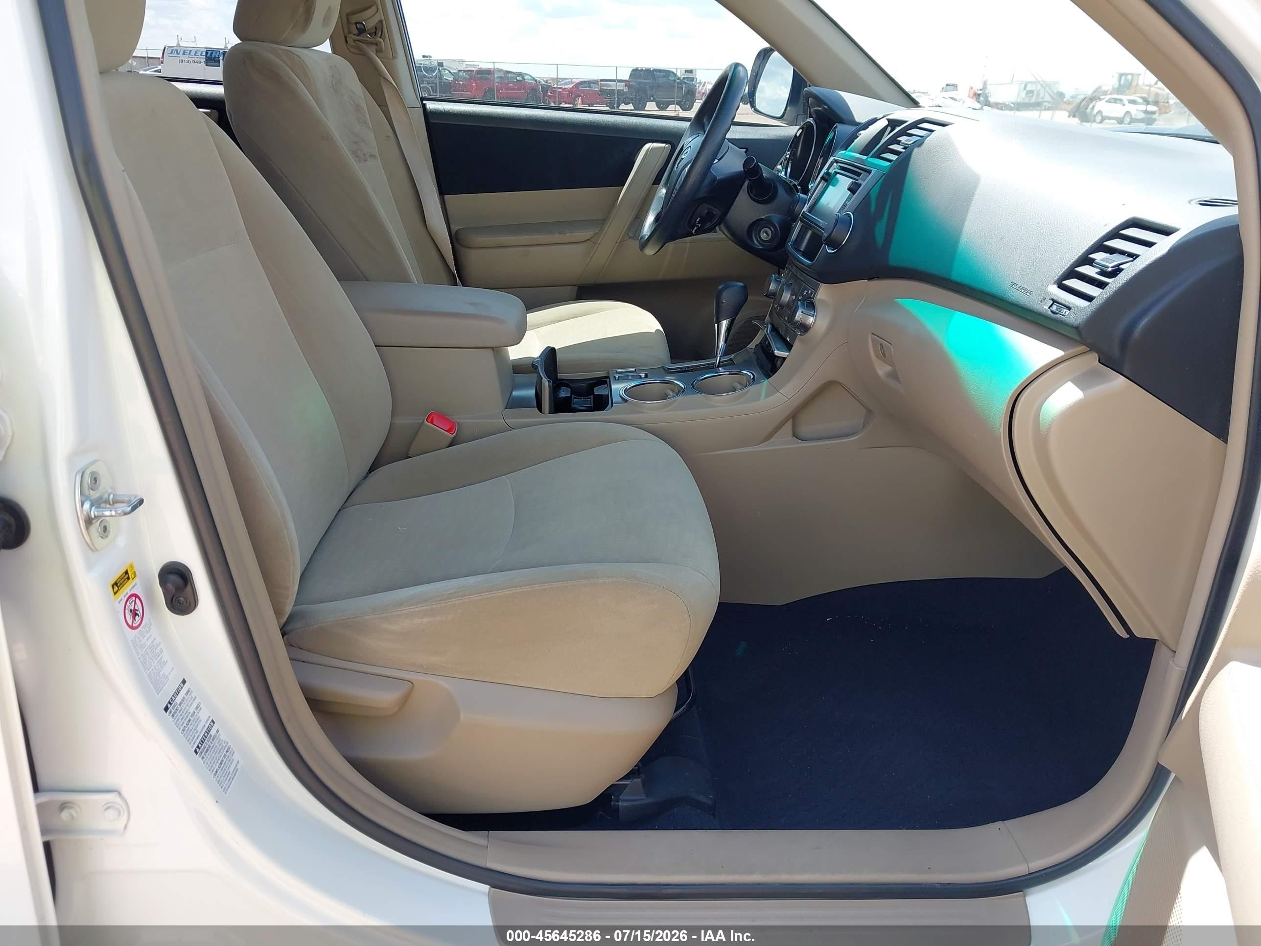 2013 Toyota Highlander Base Plus V6 White vin: 5TDBK3EH5DS179030