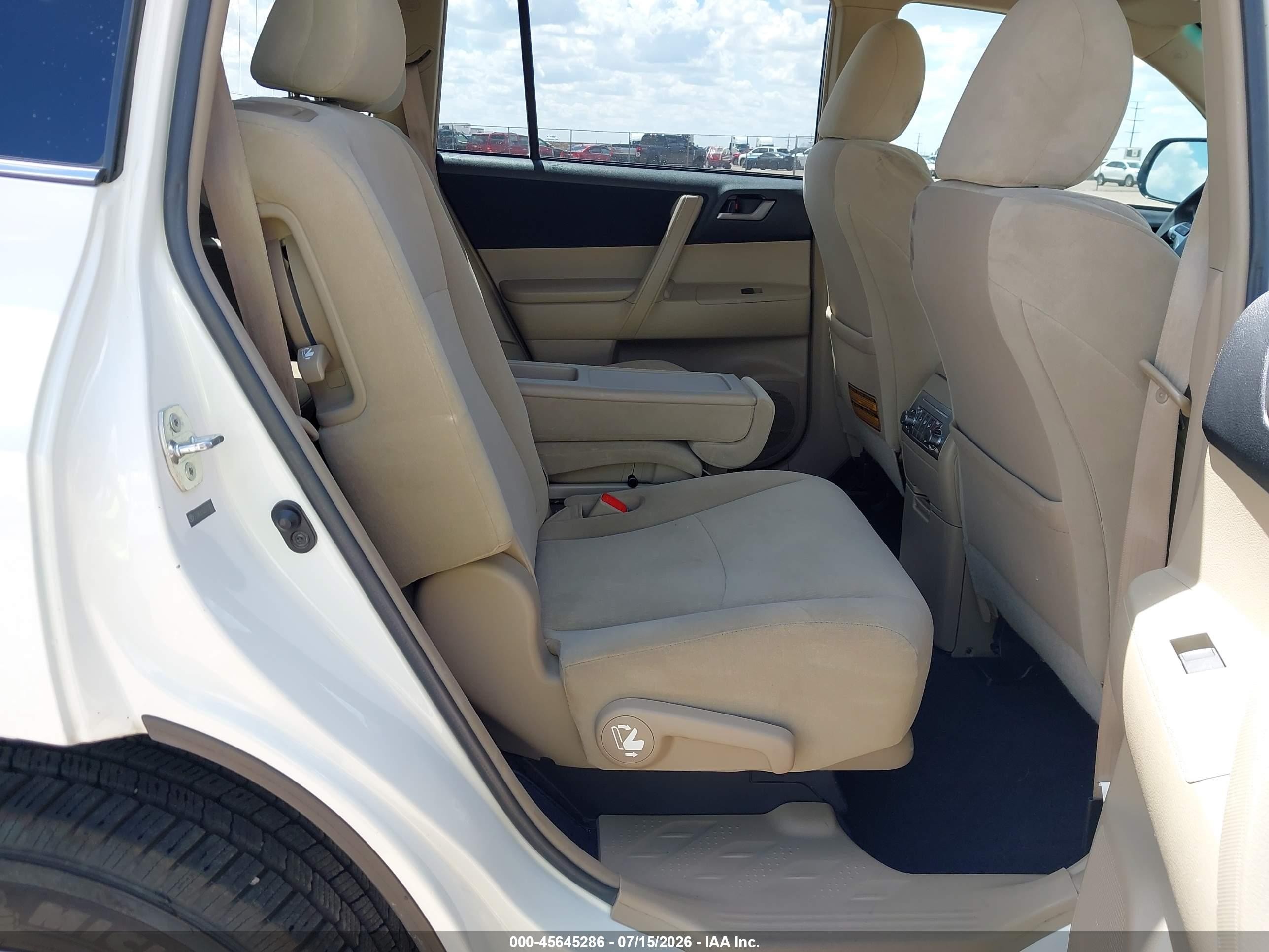 2013 Toyota Highlander Base Plus V6 White vin: 5TDBK3EH5DS179030