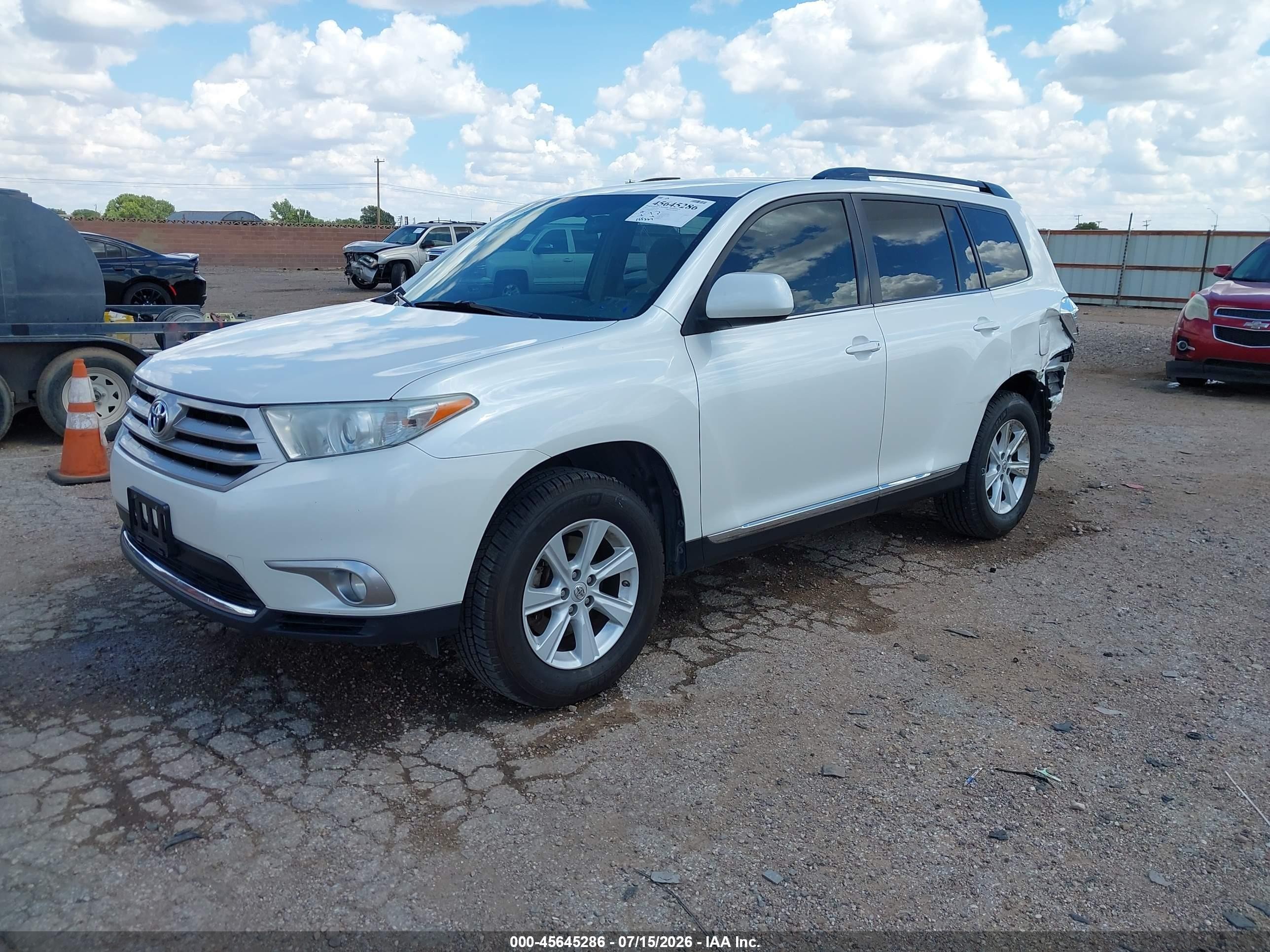 2013 Toyota Highlander Base Plus V6 White vin: 5TDBK3EH5DS179030