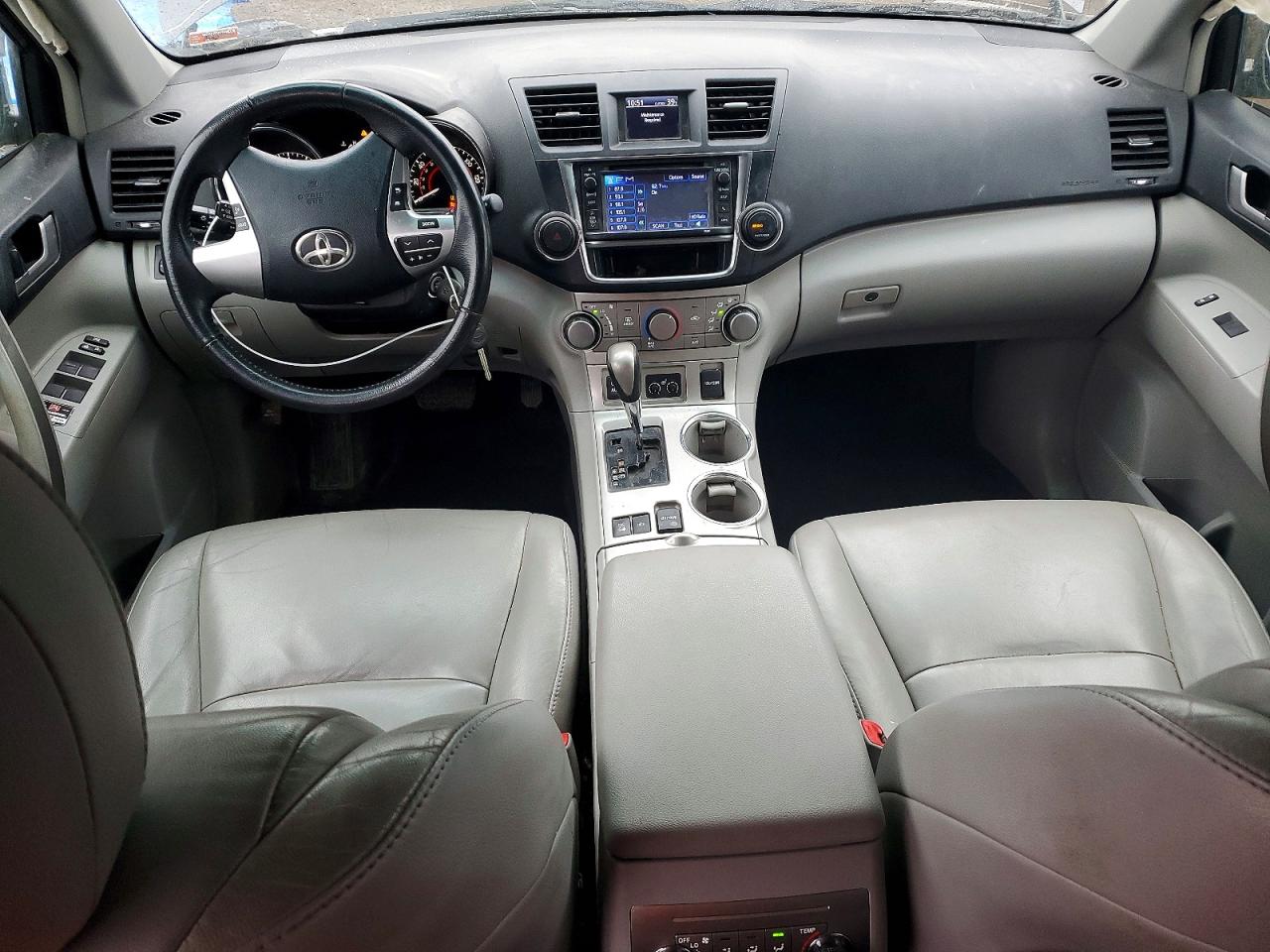 2013 Toyota Highlander Base Gray vin: 5TDBK3EH5DS180730