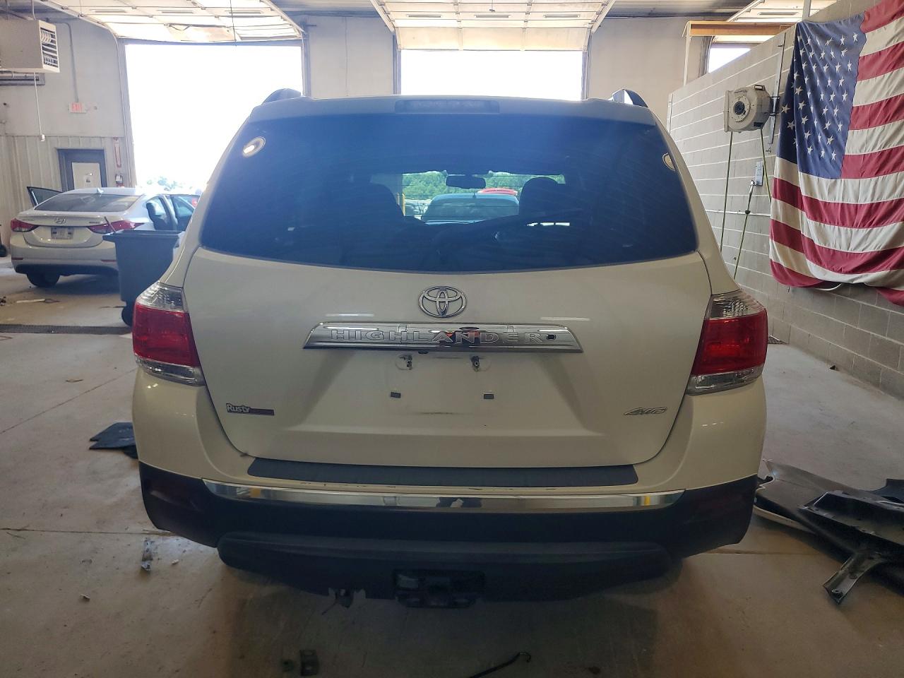 2013 Toyota Highlander Se White vin: 5TDBK3EH5DS229988