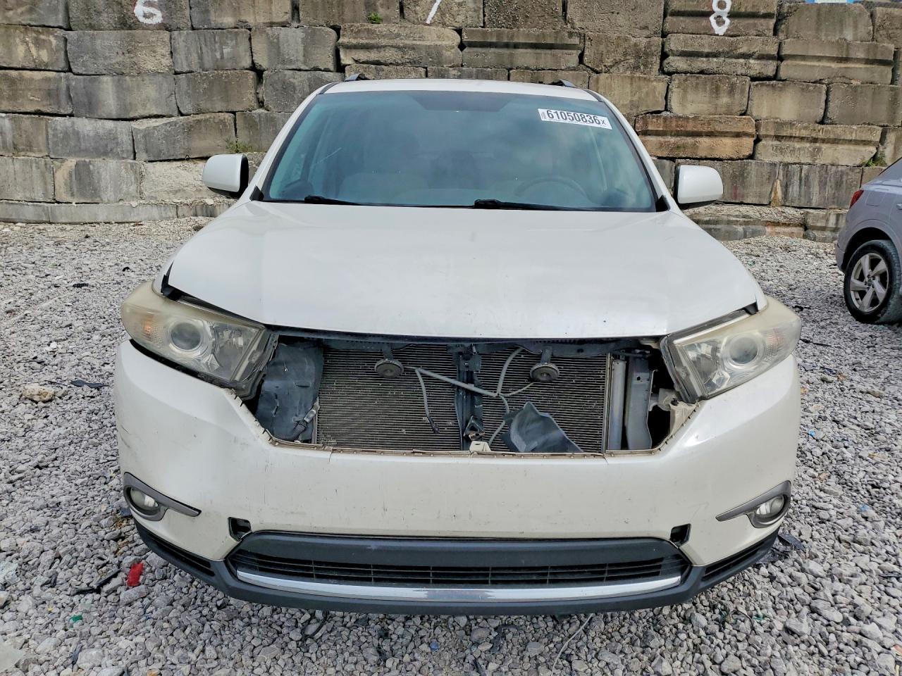 2013 Toyota Highlander Plus Белый vin: 5TDBK3EH5DS245284