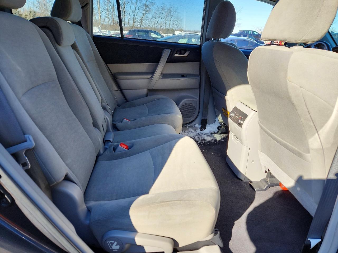 2013 Toyota Highlander Plus Gray vin: 5TDBK3EH5DS248752
