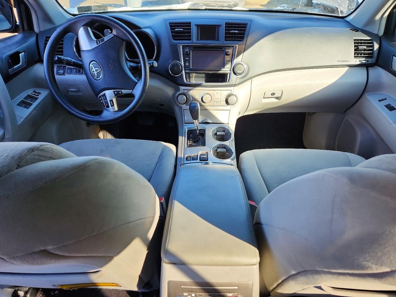 2013 Toyota Highlander Plus Gray vin: 5TDBK3EH5DS248752