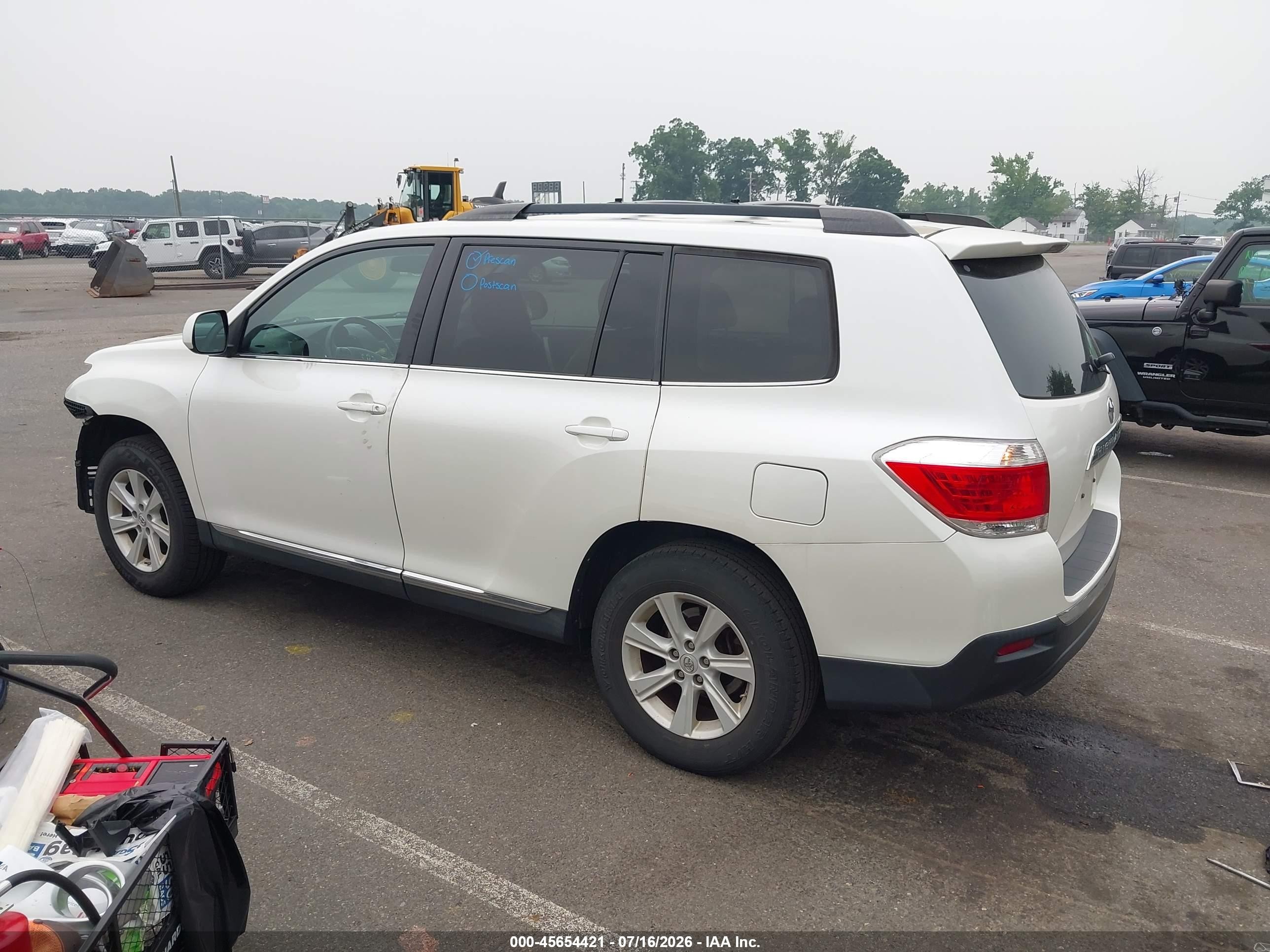 2013 Toyota Highlander Se V6 White vin: 5TDBK3EH5DS257192