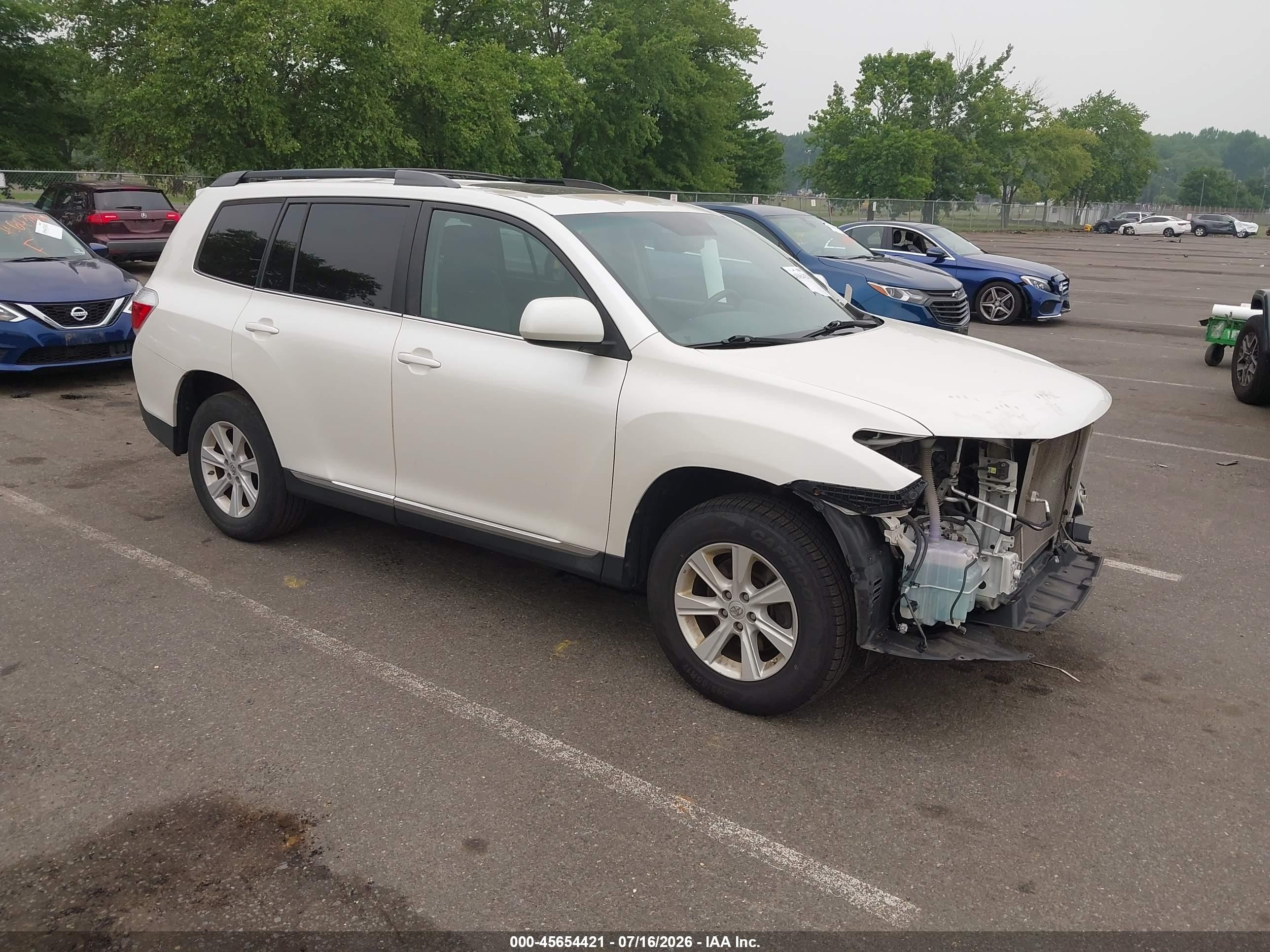 2013 Toyota Highlander Se V6 White vin: 5TDBK3EH5DS257192
