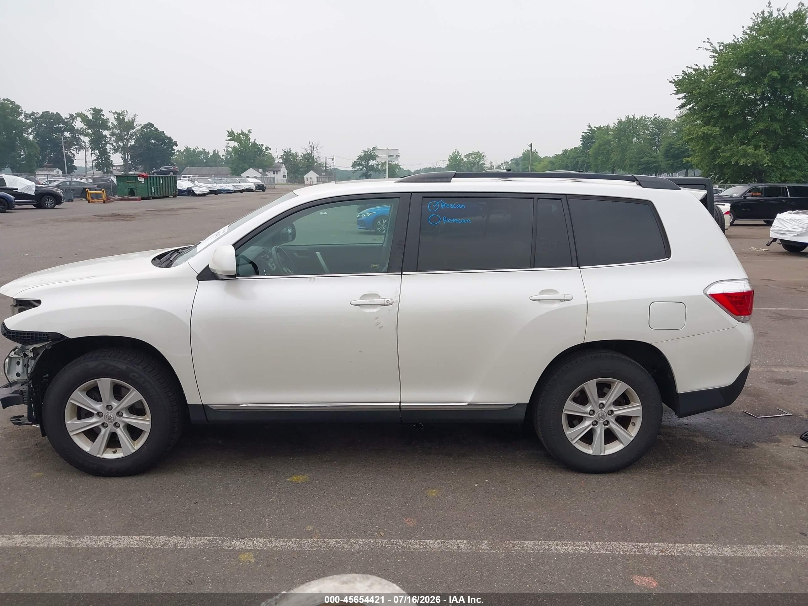 2013 Toyota Highlander Se V6 White vin: 5TDBK3EH5DS257192