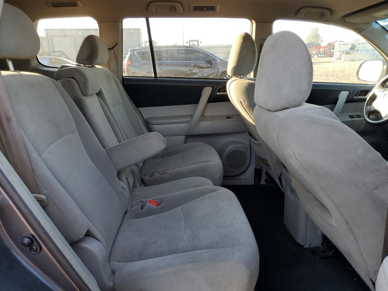 2013 Toyota Highlander Base Серый vin: 5TDBK3EH5DS264076