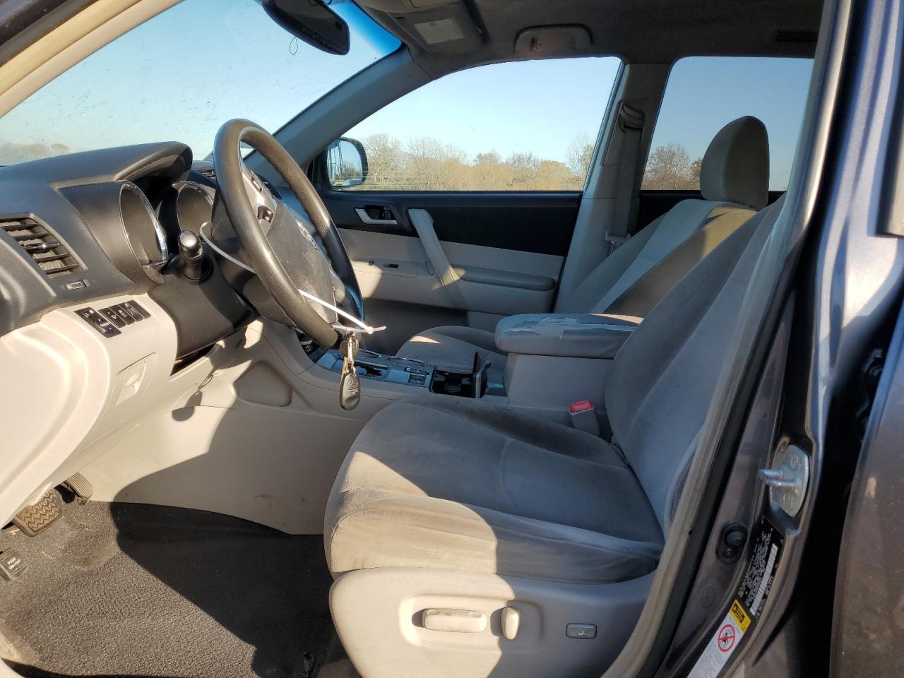 2013 Toyota Highlander Base Серый vin: 5TDBK3EH5DS264076