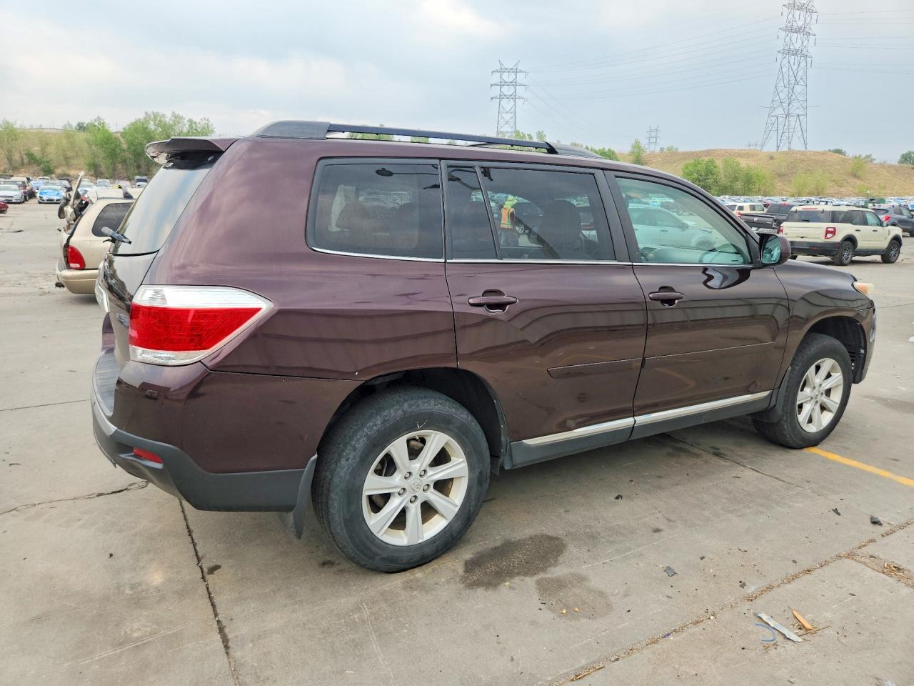 2013 Toyota Highlander Se Бордовый vin: 5TDBK3EH5DS270136