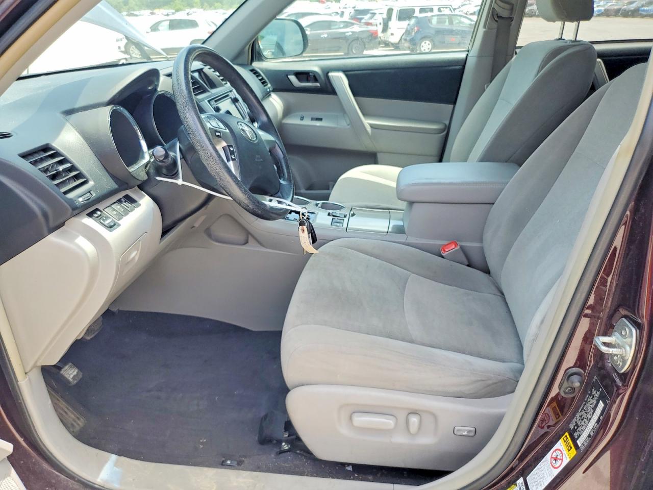 2013 Toyota Highlander Plus Maroon vin: 5TDBK3EH5DS275871