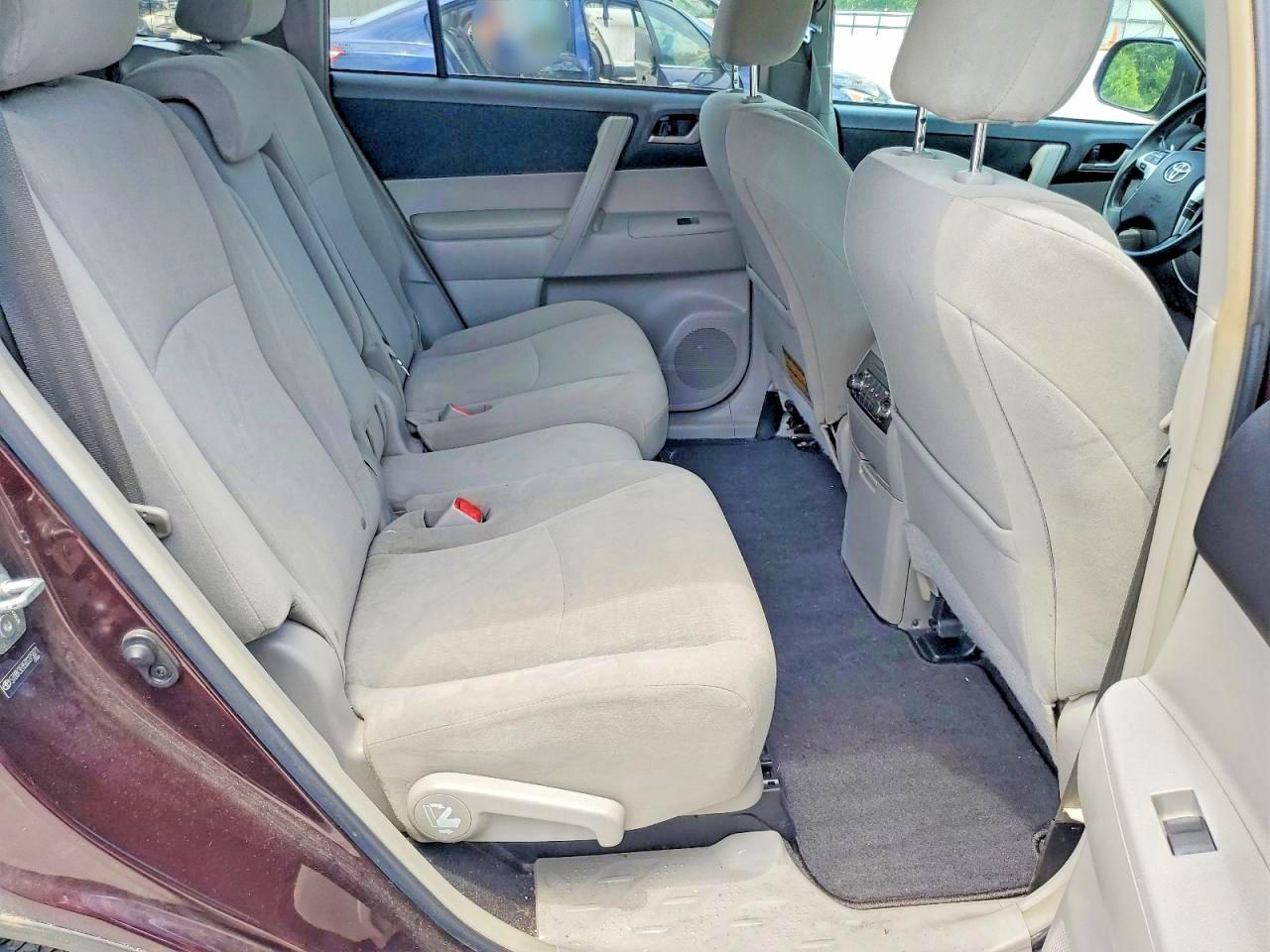 2013 Toyota Highlander Plus Maroon vin: 5TDBK3EH5DS275871