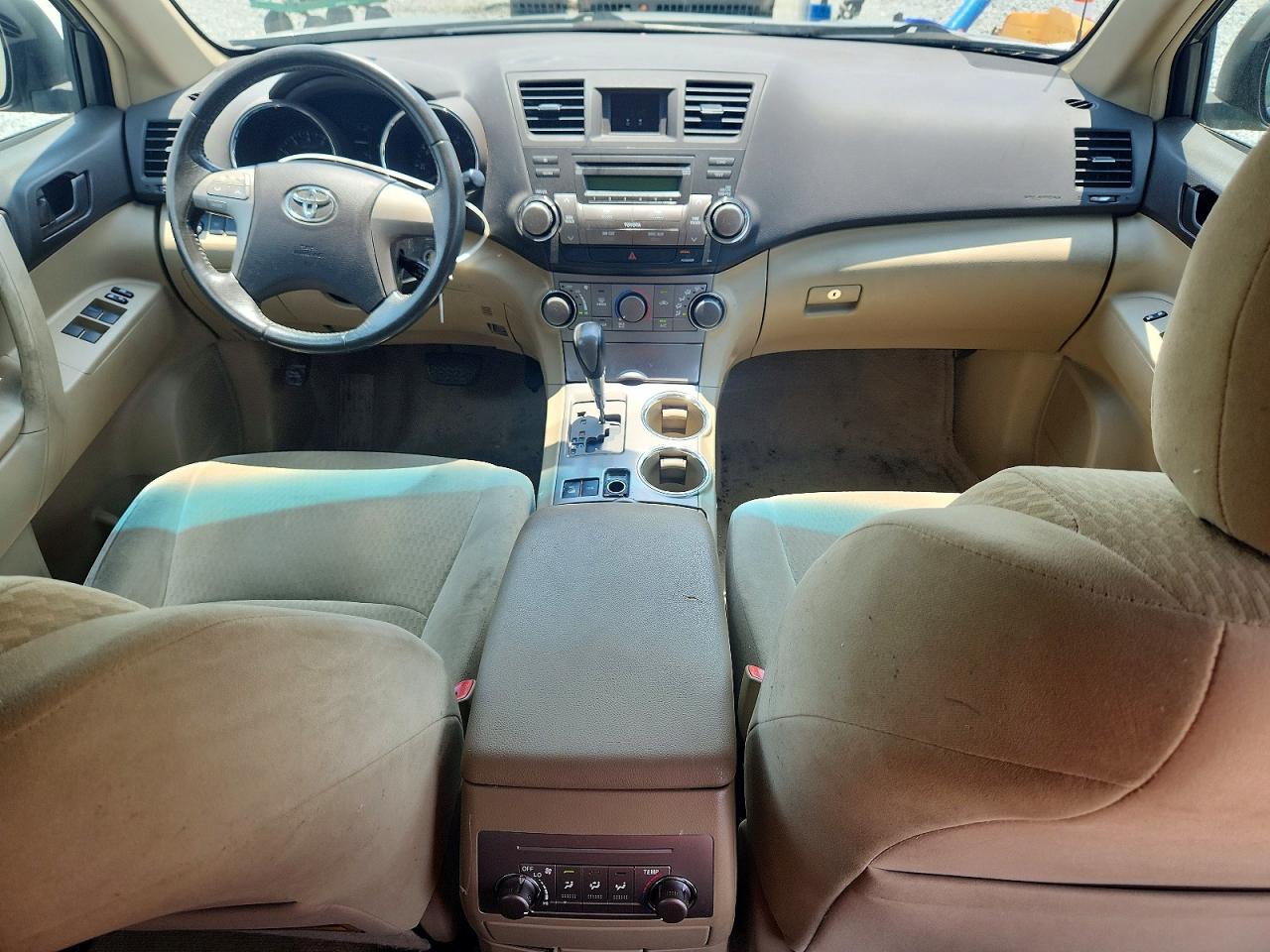 2010 Toyota Highlander Base Green vin: 5TDBK3EH6AS001770