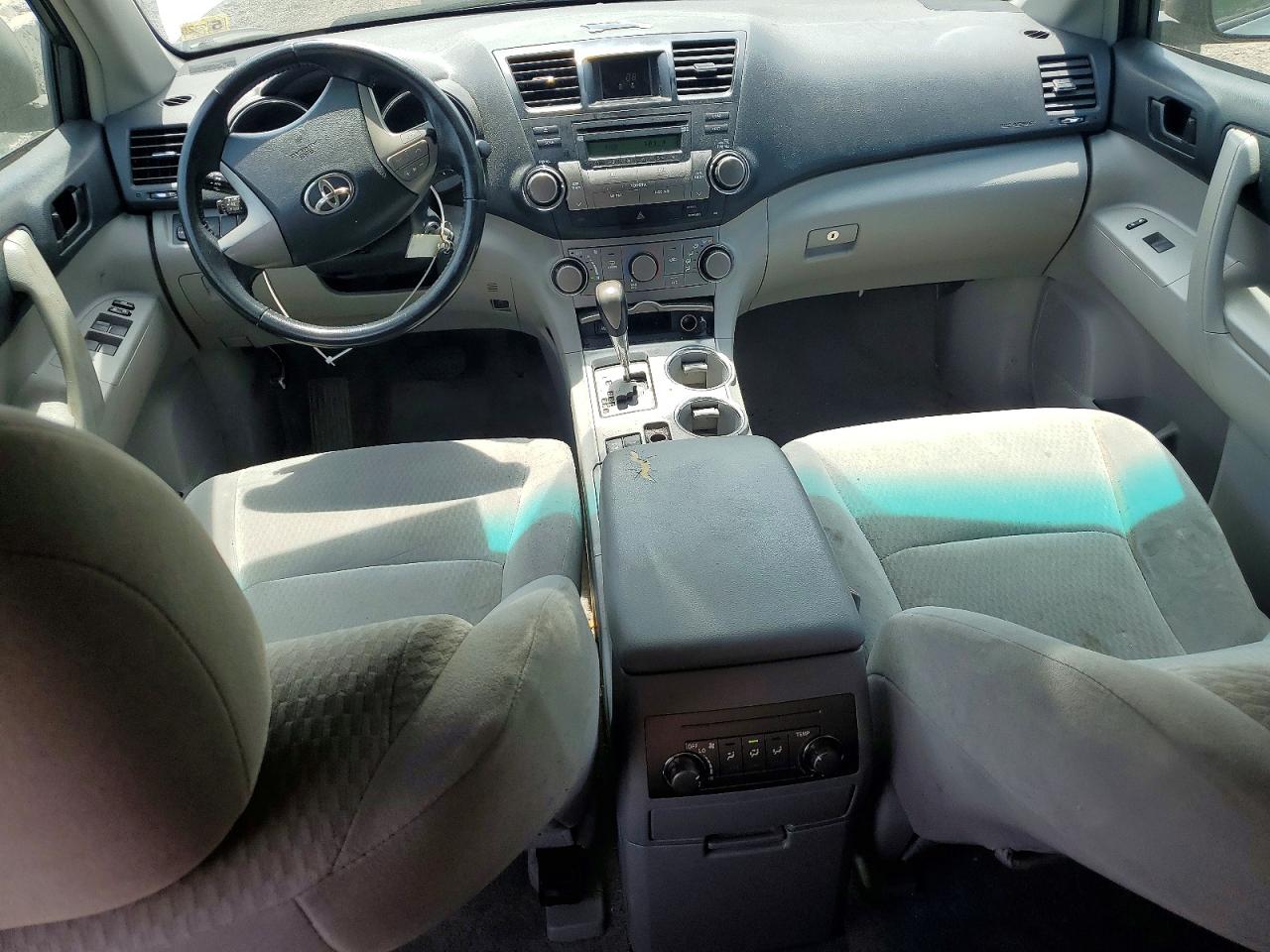 2010 Toyota Highlander Base Silver vin: 5TDBK3EH6AS019329