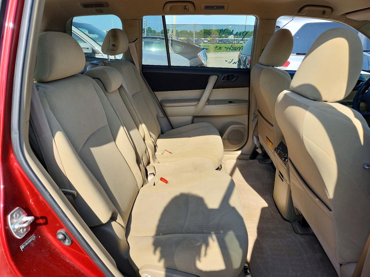 2010 Toyota Highlander Base Red vin: 5TDBK3EH6AS037796
