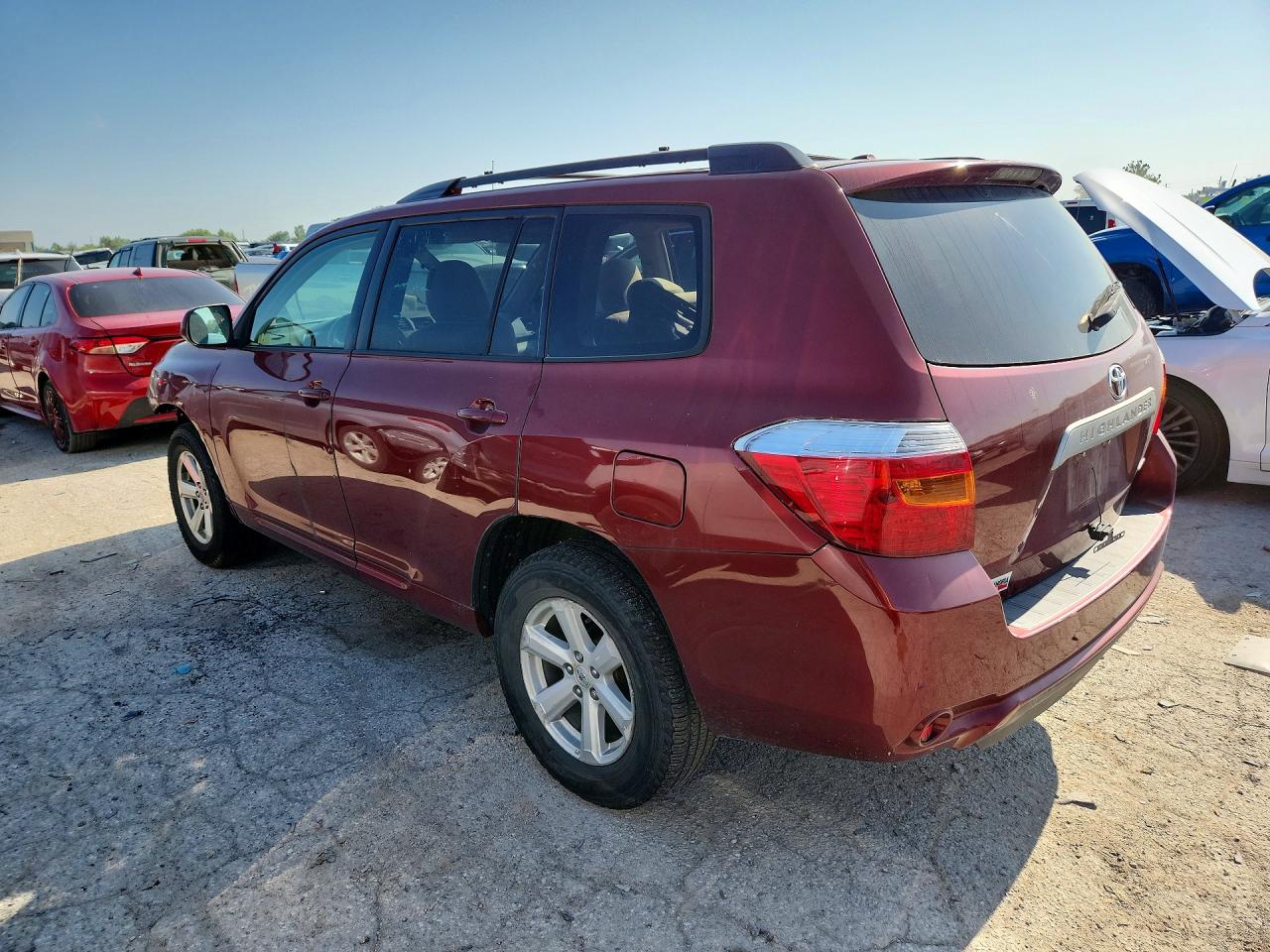 2010 Toyota Highlander Base Red vin: 5TDBK3EH6AS037796