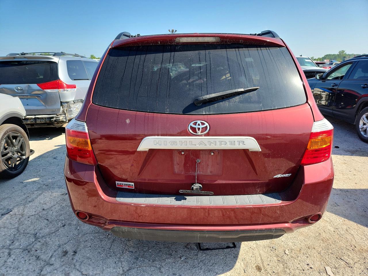2010 Toyota Highlander Base Red vin: 5TDBK3EH6AS037796