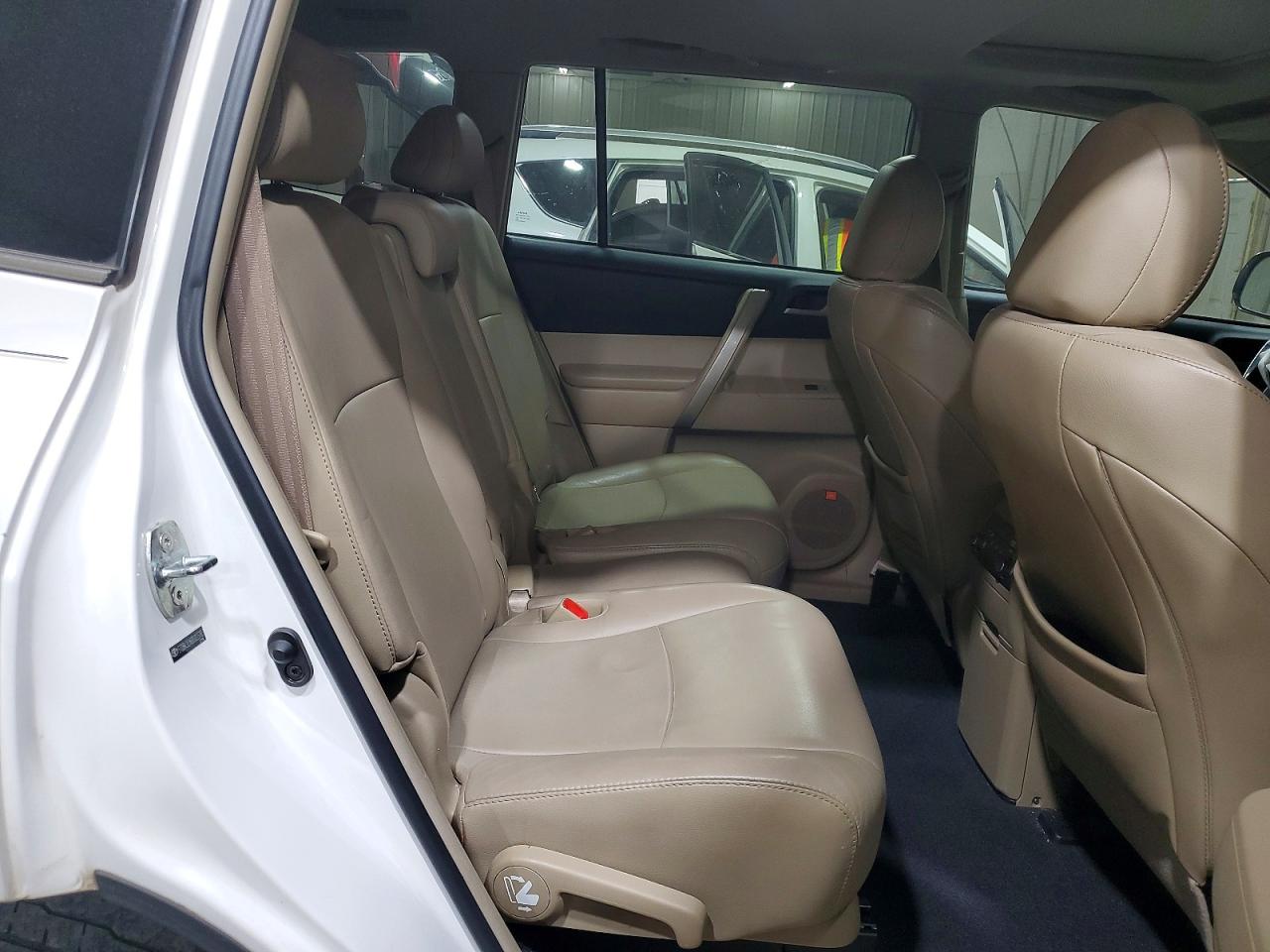 2011 Toyota Highlander Se White vin: 5TDBK3EH6BS055765