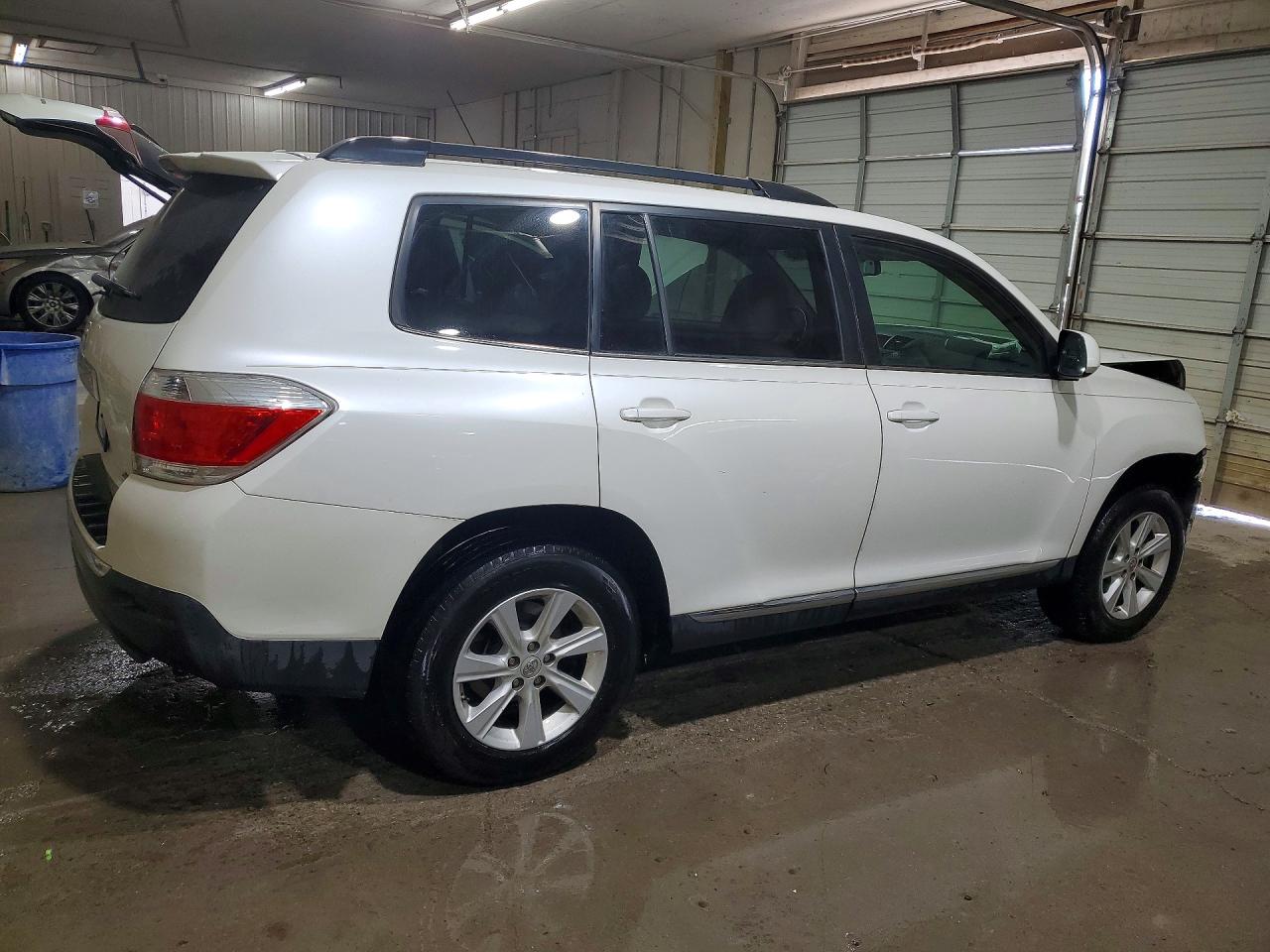 2011 Toyota Highlander Se White vin: 5TDBK3EH6BS055765
