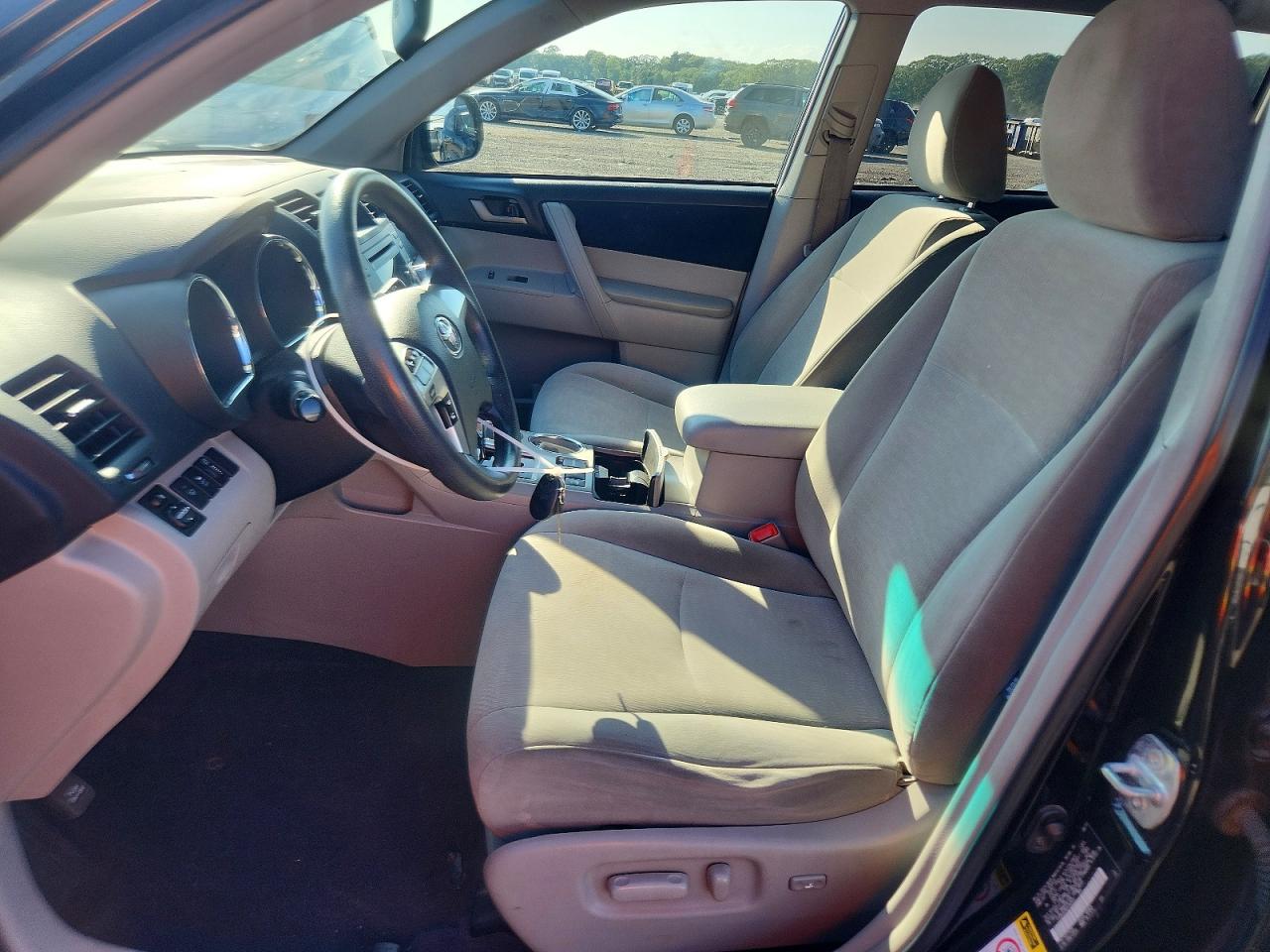 2012 Toyota Highlander Base Black vin: 5TDBK3EH6CS102472
