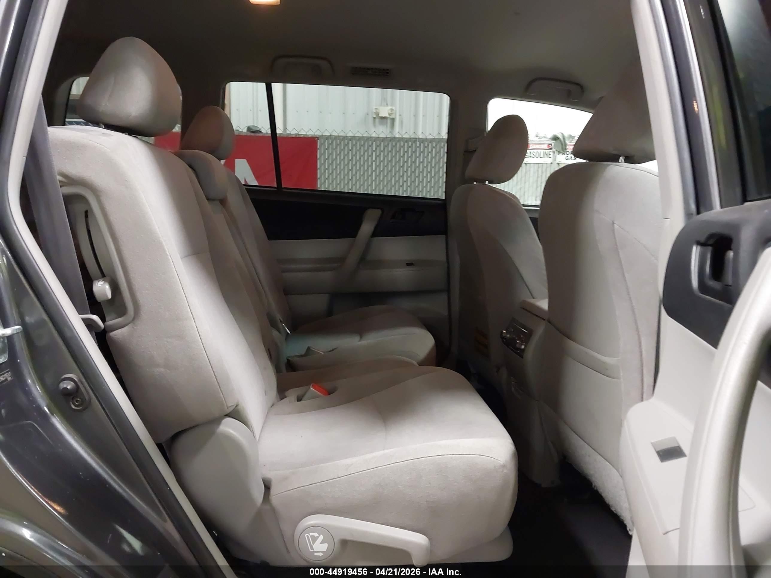 2012 Toyota Highlander Base V6 Gray vin: 5TDBK3EH6CS115741