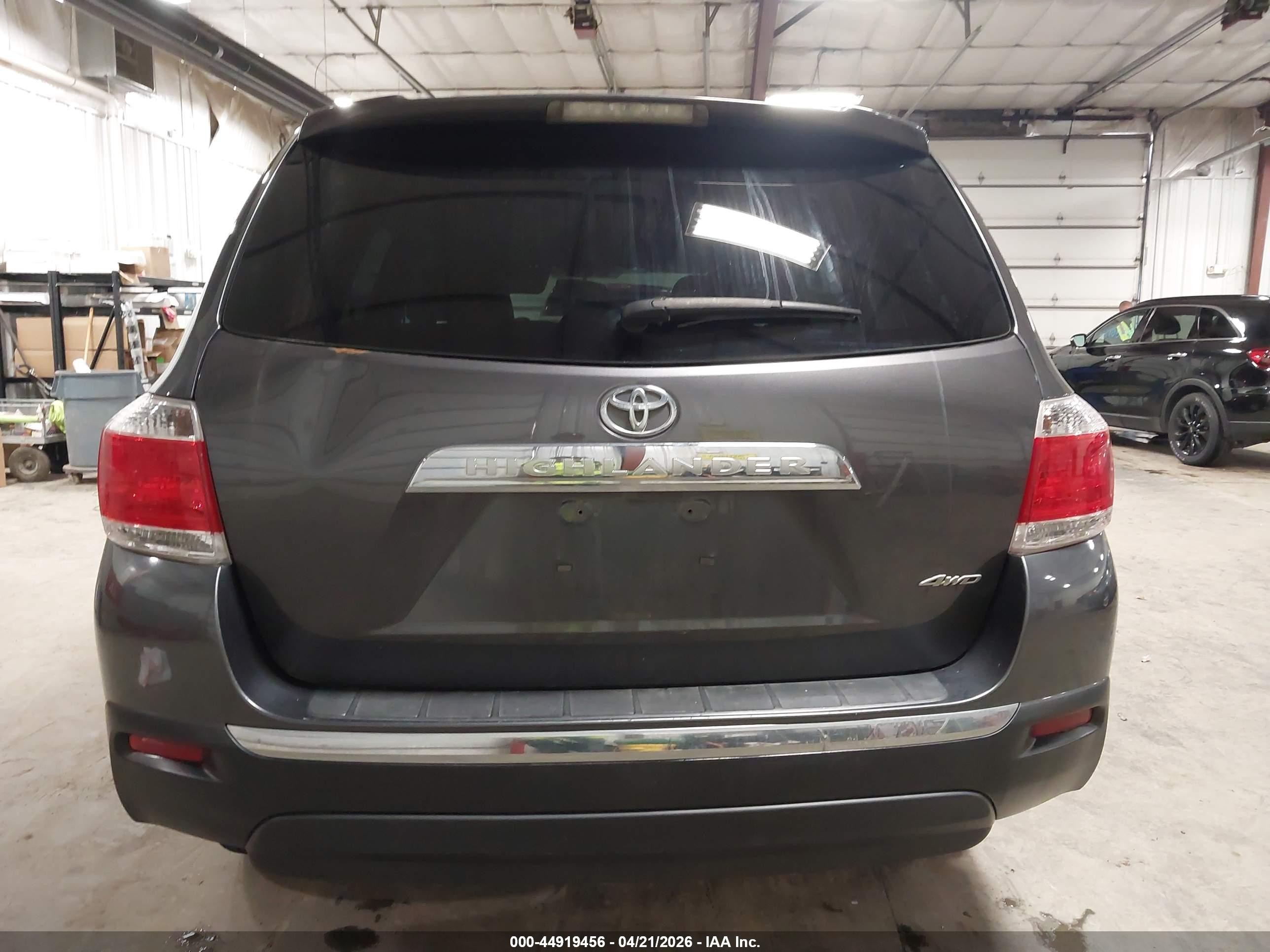 2012 Toyota Highlander Base V6 Gray vin: 5TDBK3EH6CS115741