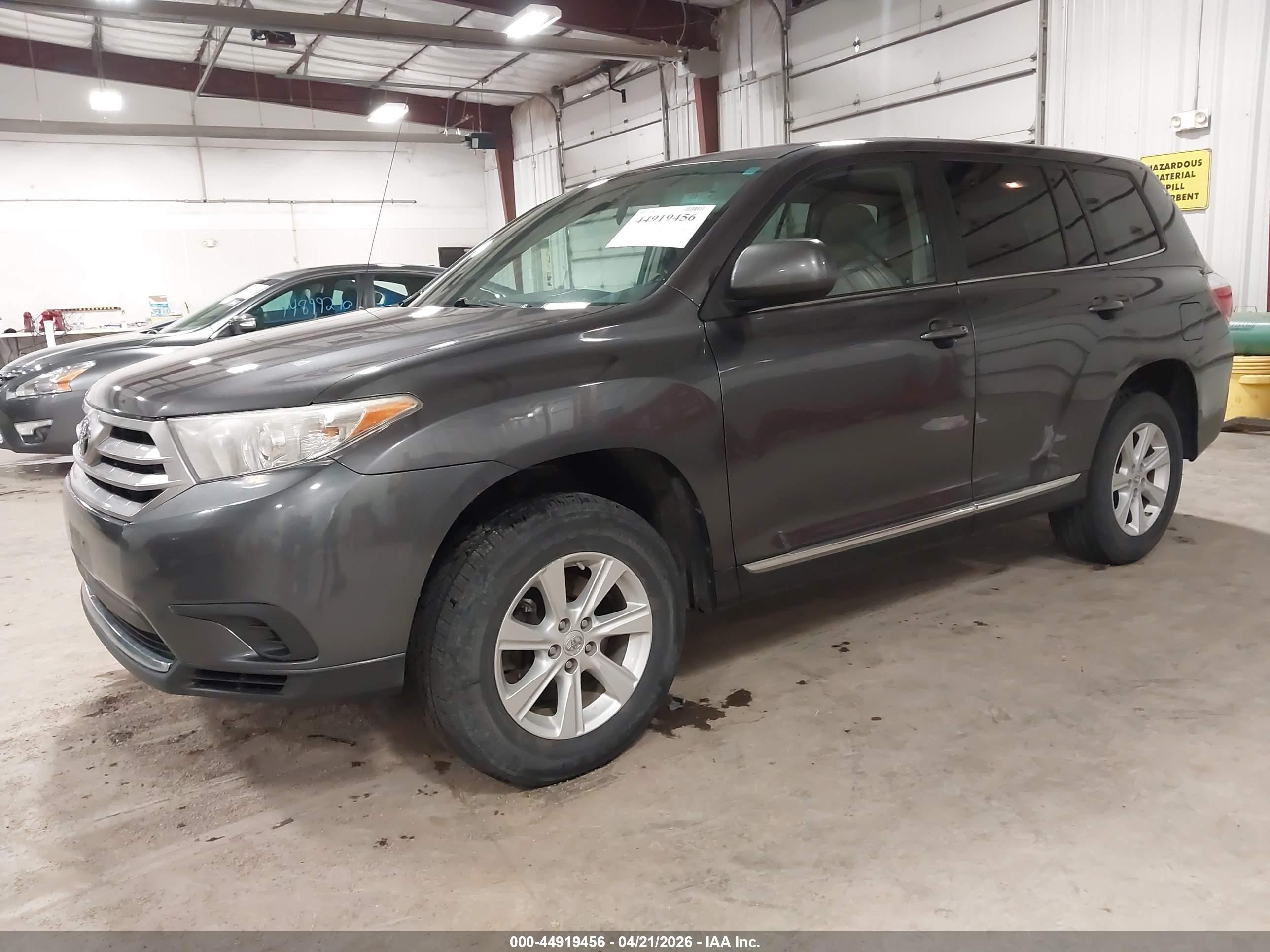 2012 Toyota Highlander Base V6 Gray vin: 5TDBK3EH6CS115741