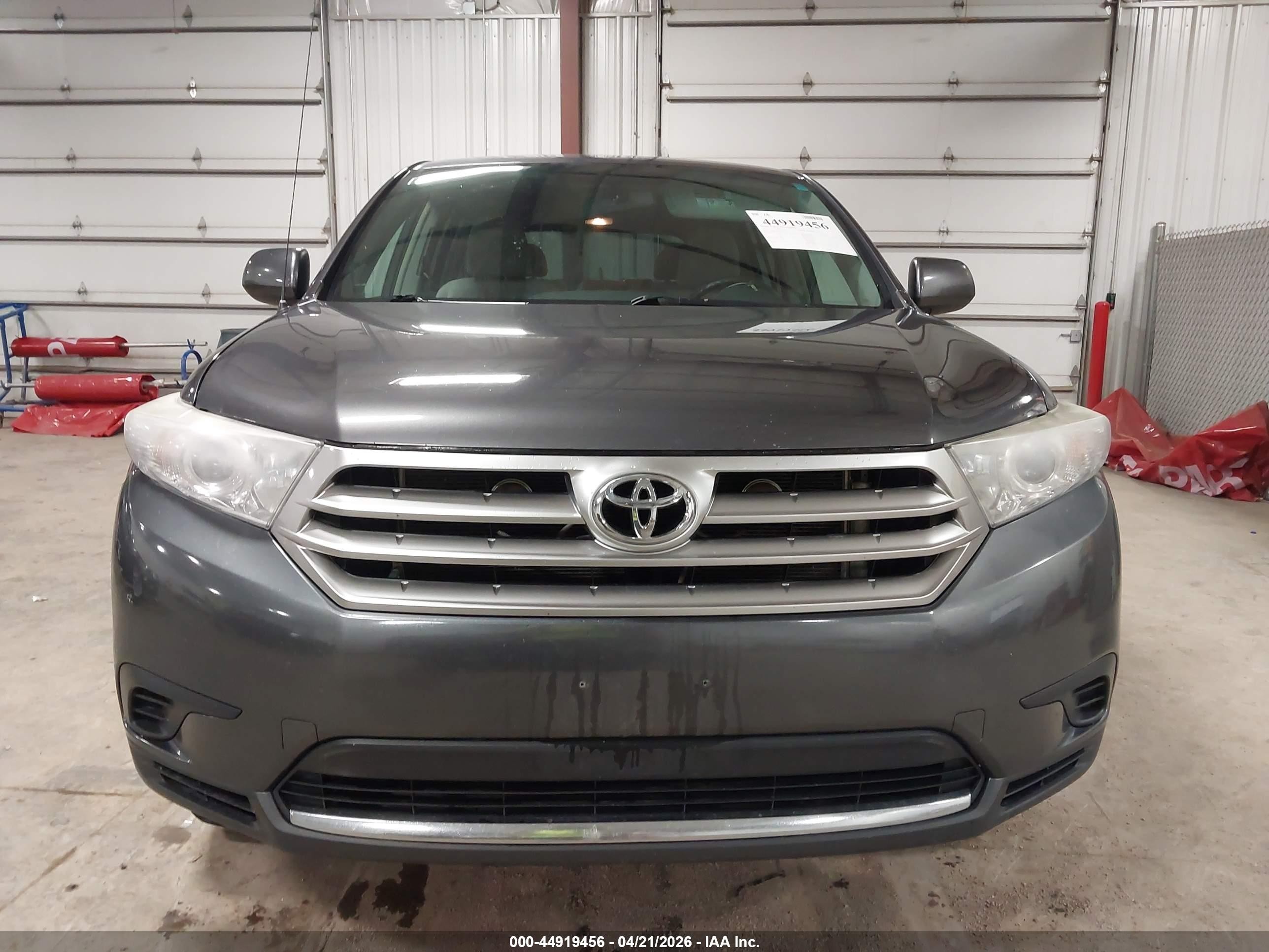 2012 Toyota Highlander Base V6 Gray vin: 5TDBK3EH6CS115741