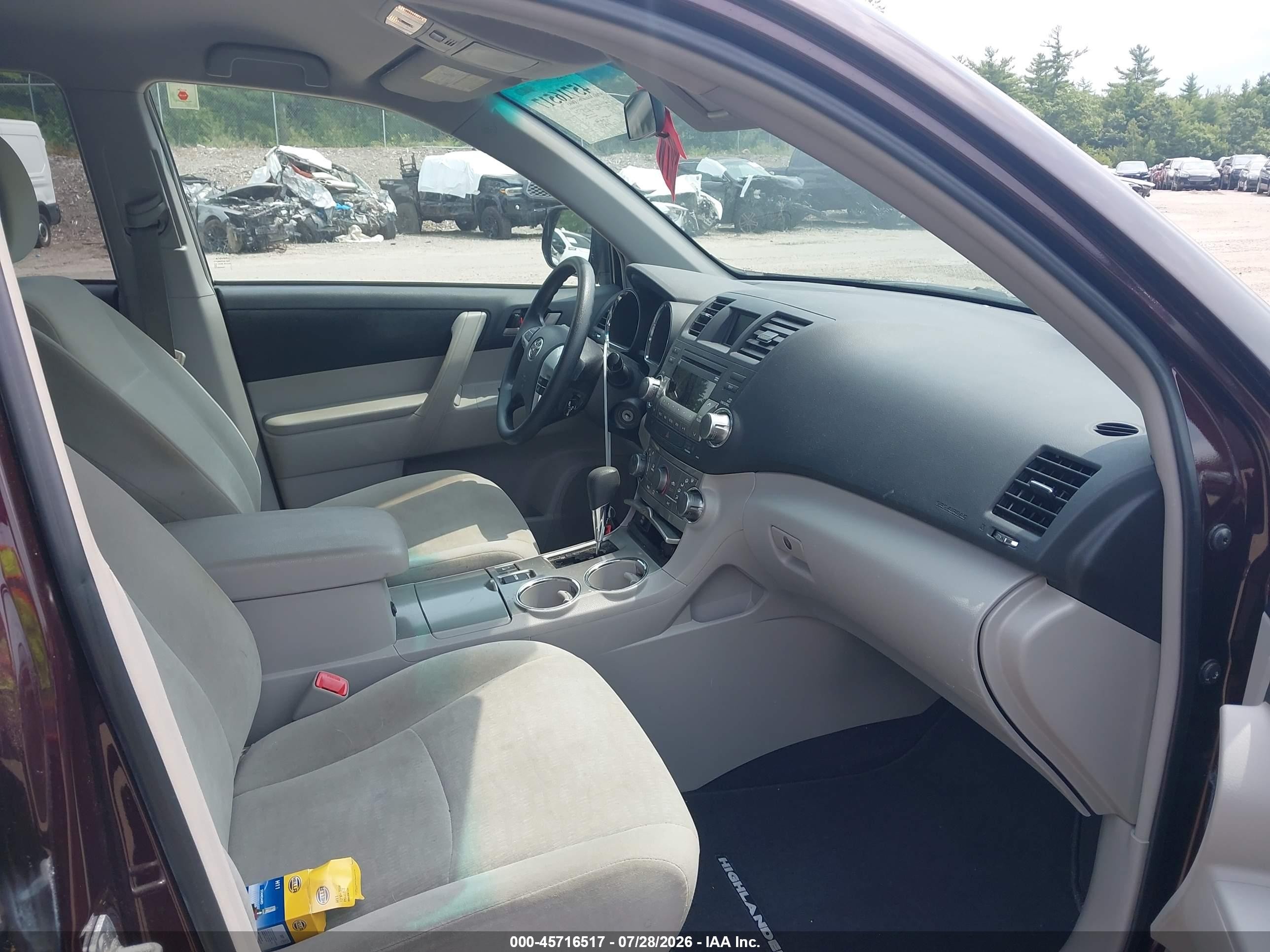 2012 Toyota Highlander Base V6 Maroon vin: 5TDBK3EH6CS119885