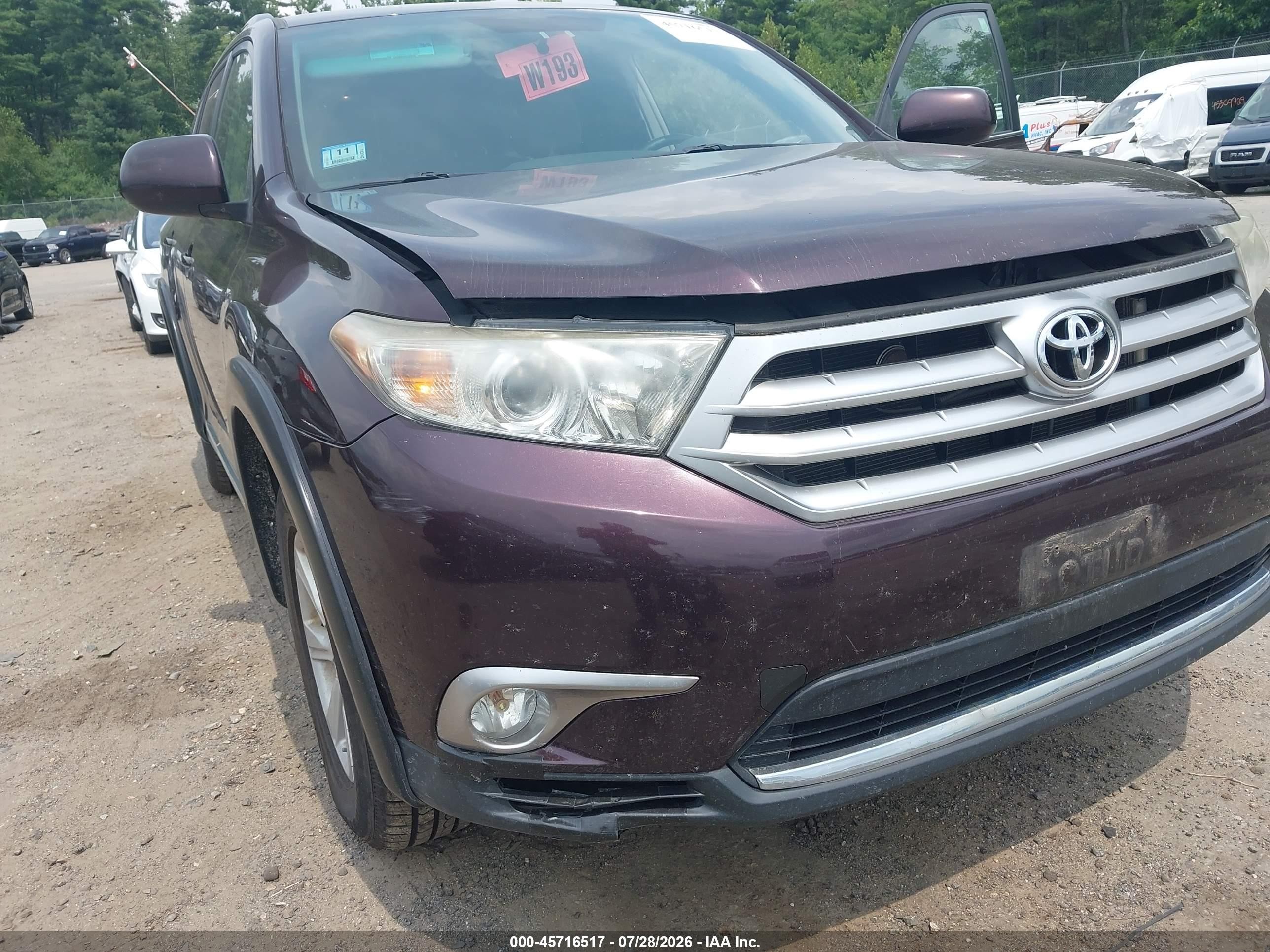 2012 Toyota Highlander Base V6 Maroon vin: 5TDBK3EH6CS119885