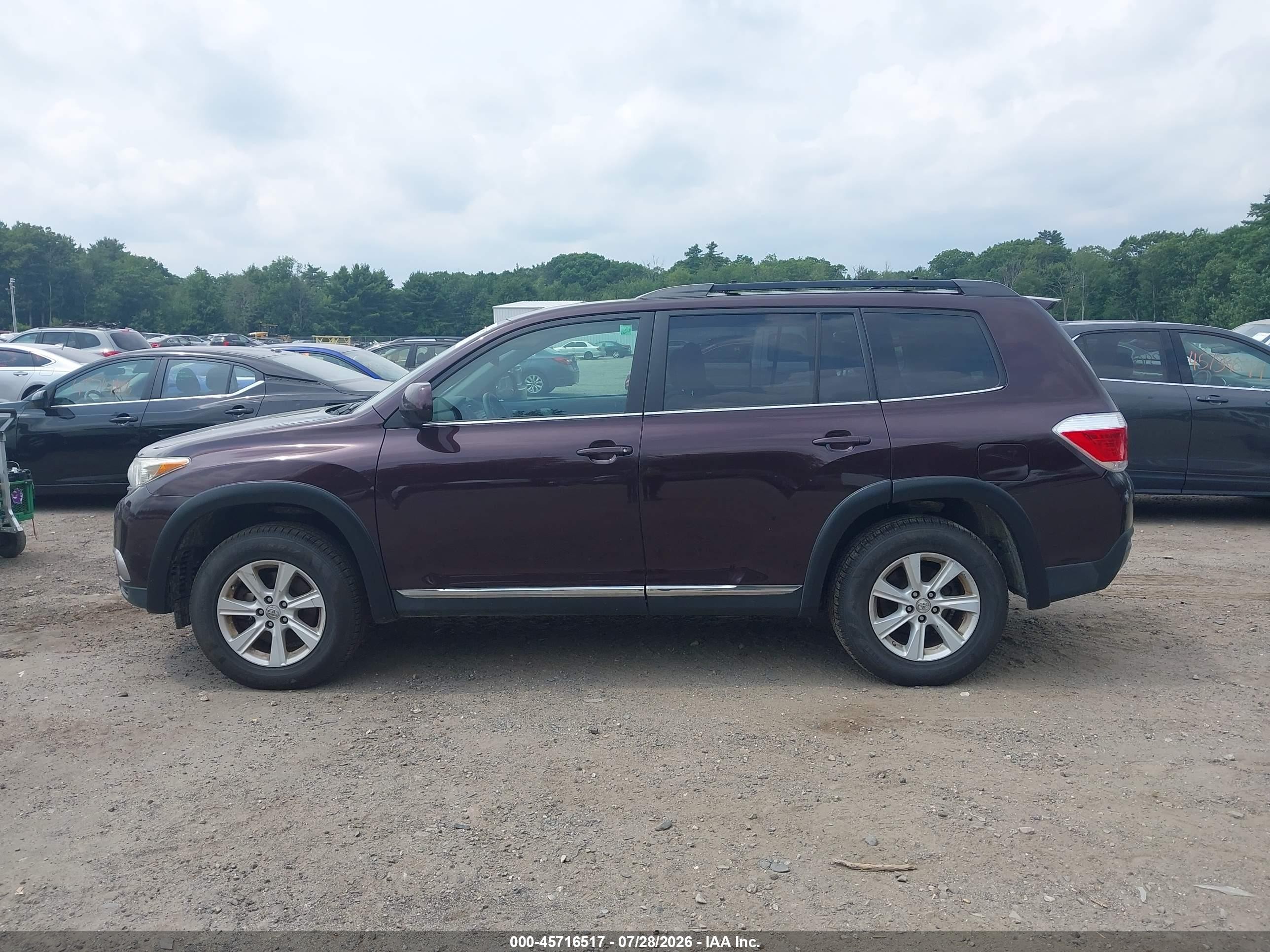 2012 Toyota Highlander Base V6 Maroon vin: 5TDBK3EH6CS119885