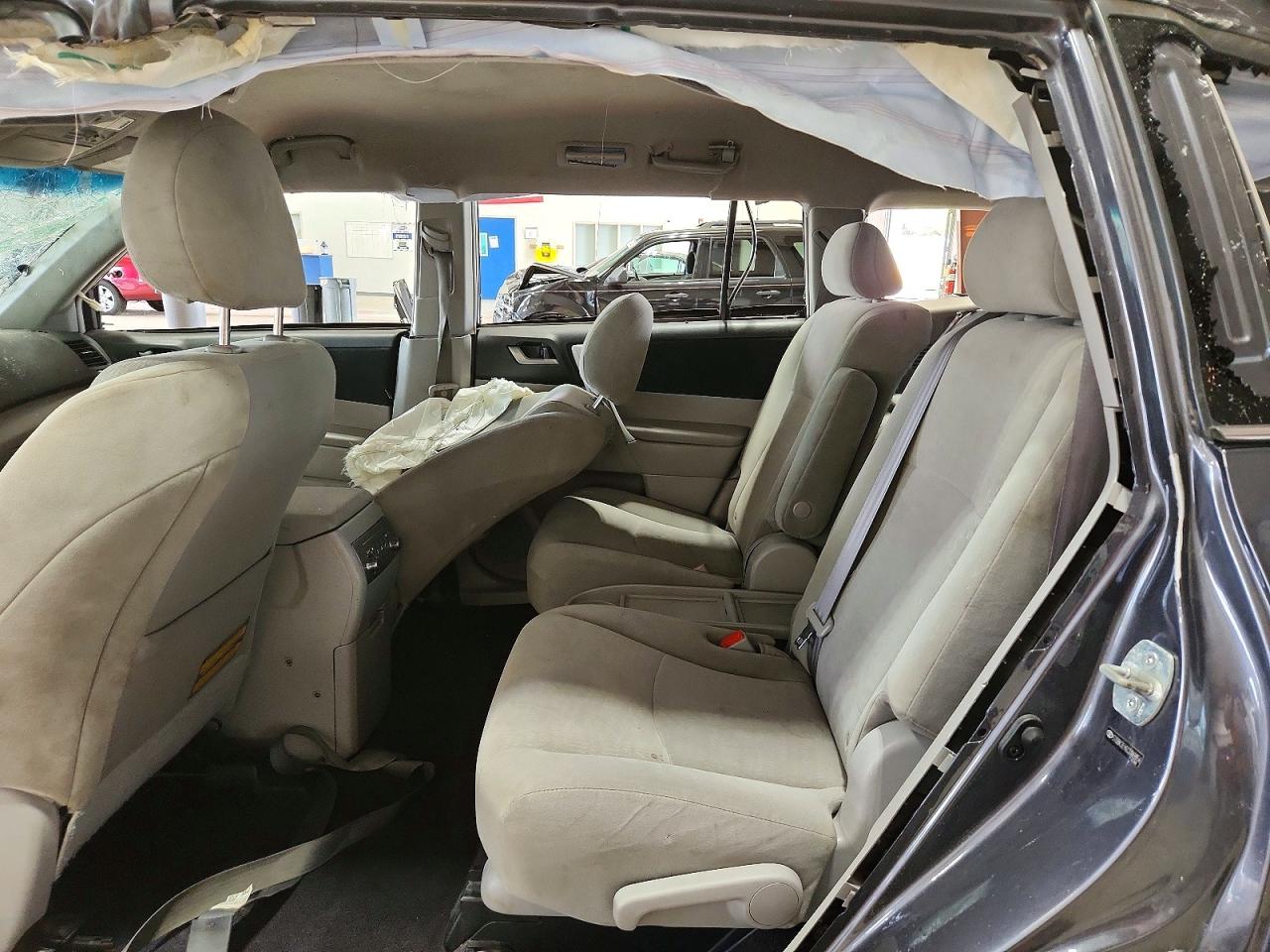 2012 Toyota Highlander Base Gray vin: 5TDBK3EH6CS149954