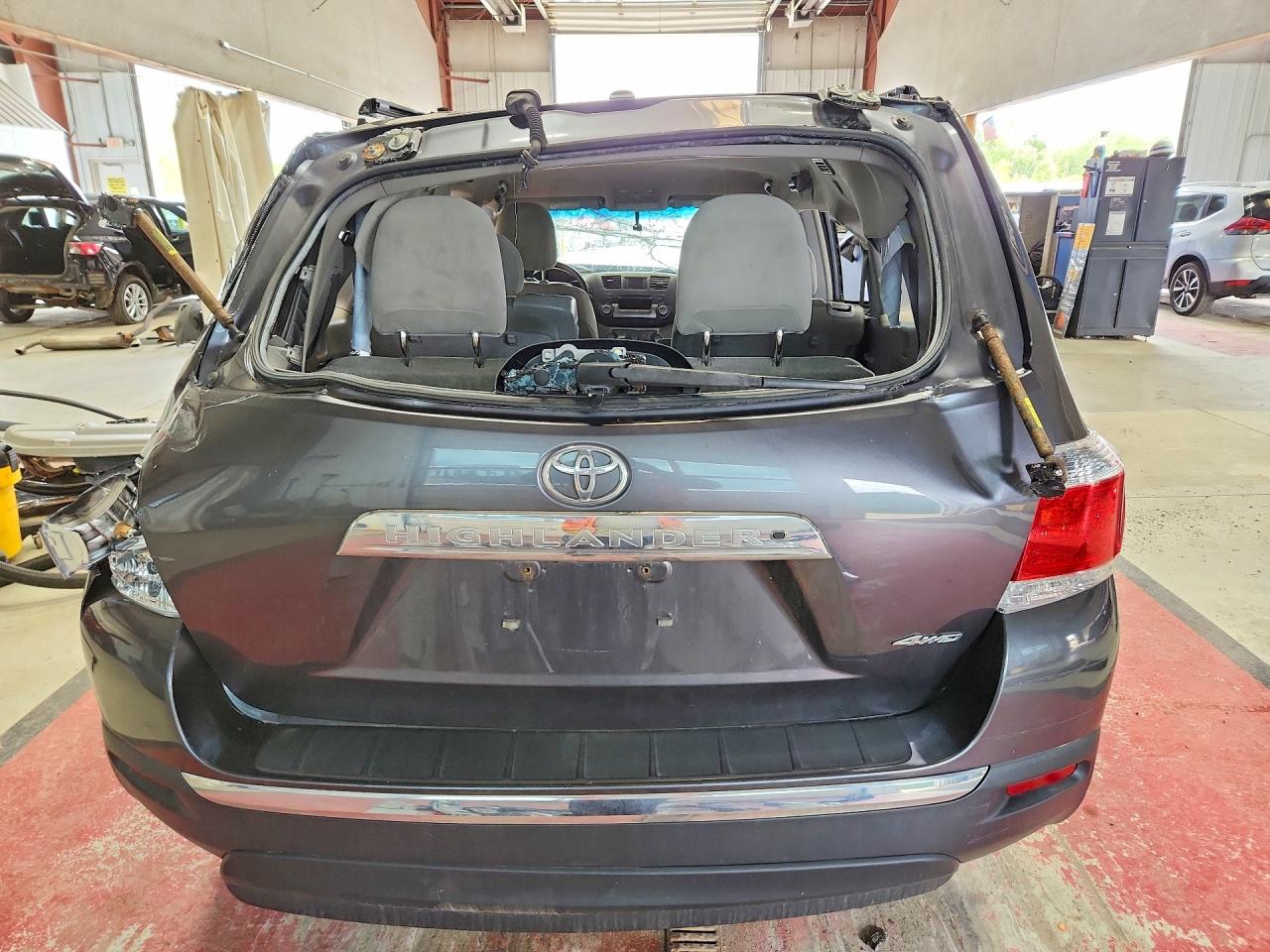 2012 Toyota Highlander Base Gray vin: 5TDBK3EH6CS149954