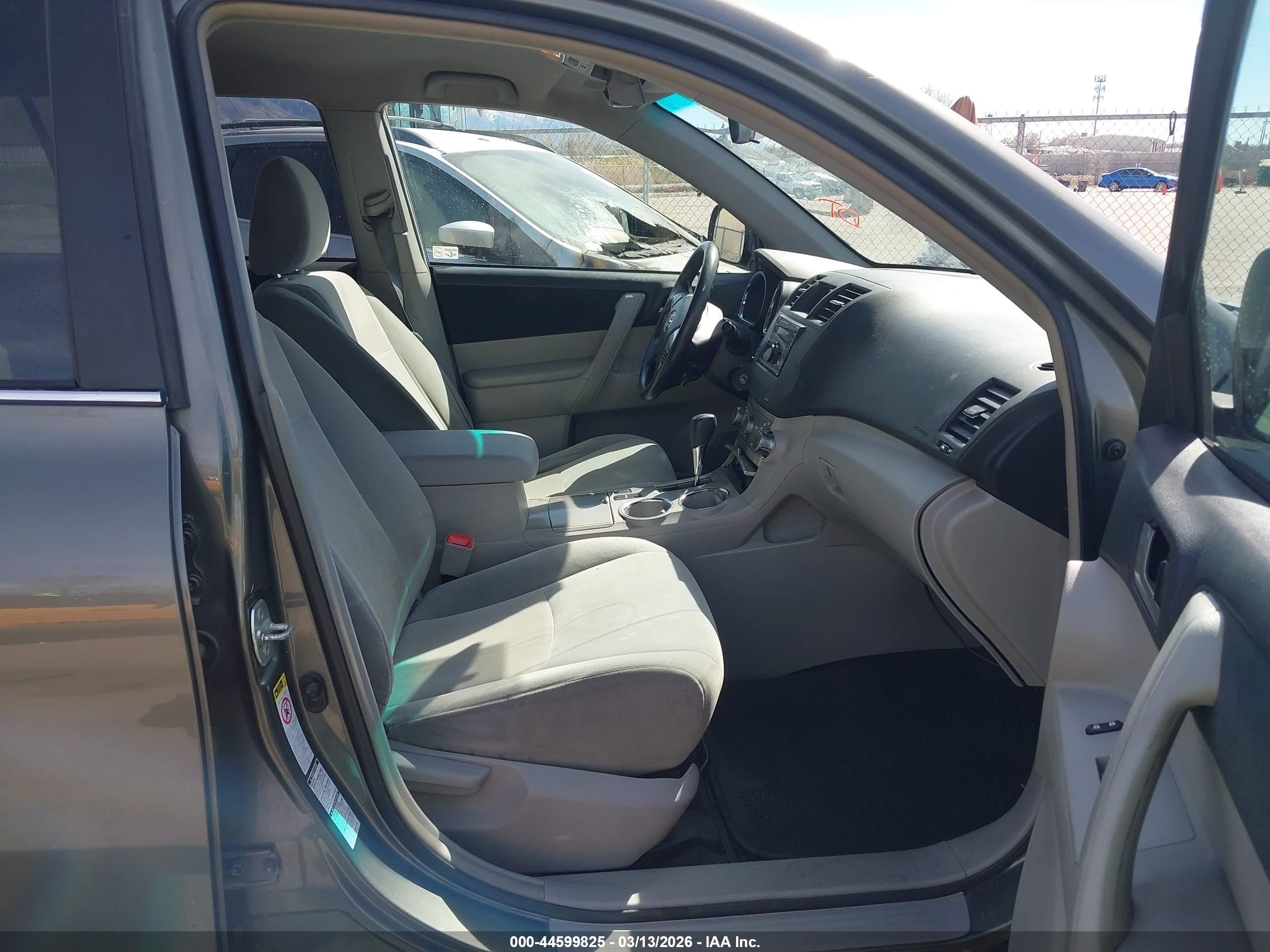 2012 Toyota Highlander Base V6 Gray vin: 5TDBK3EH6CS150490