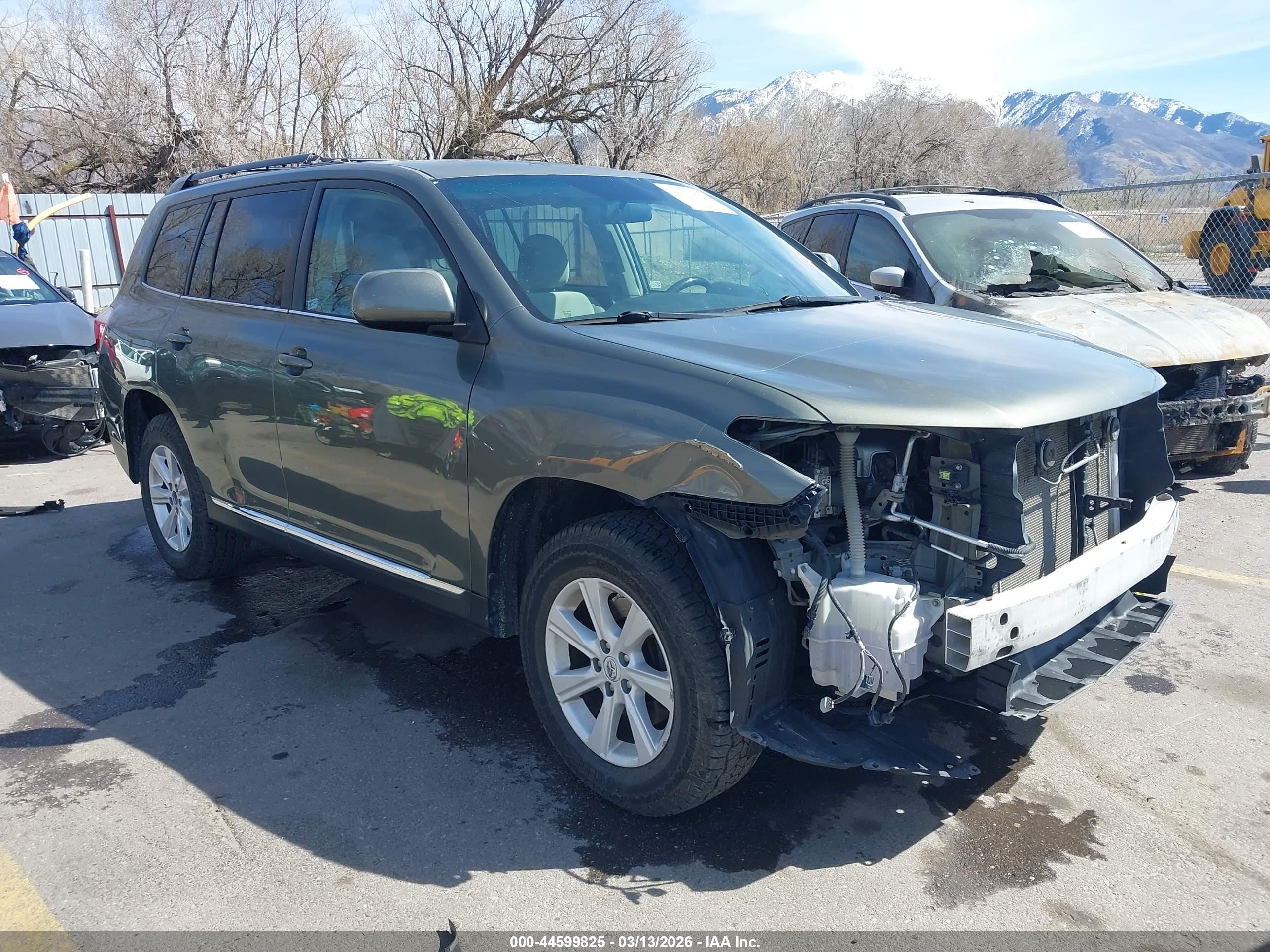 2012 Toyota Highlander Base V6 Gray vin: 5TDBK3EH6CS150490