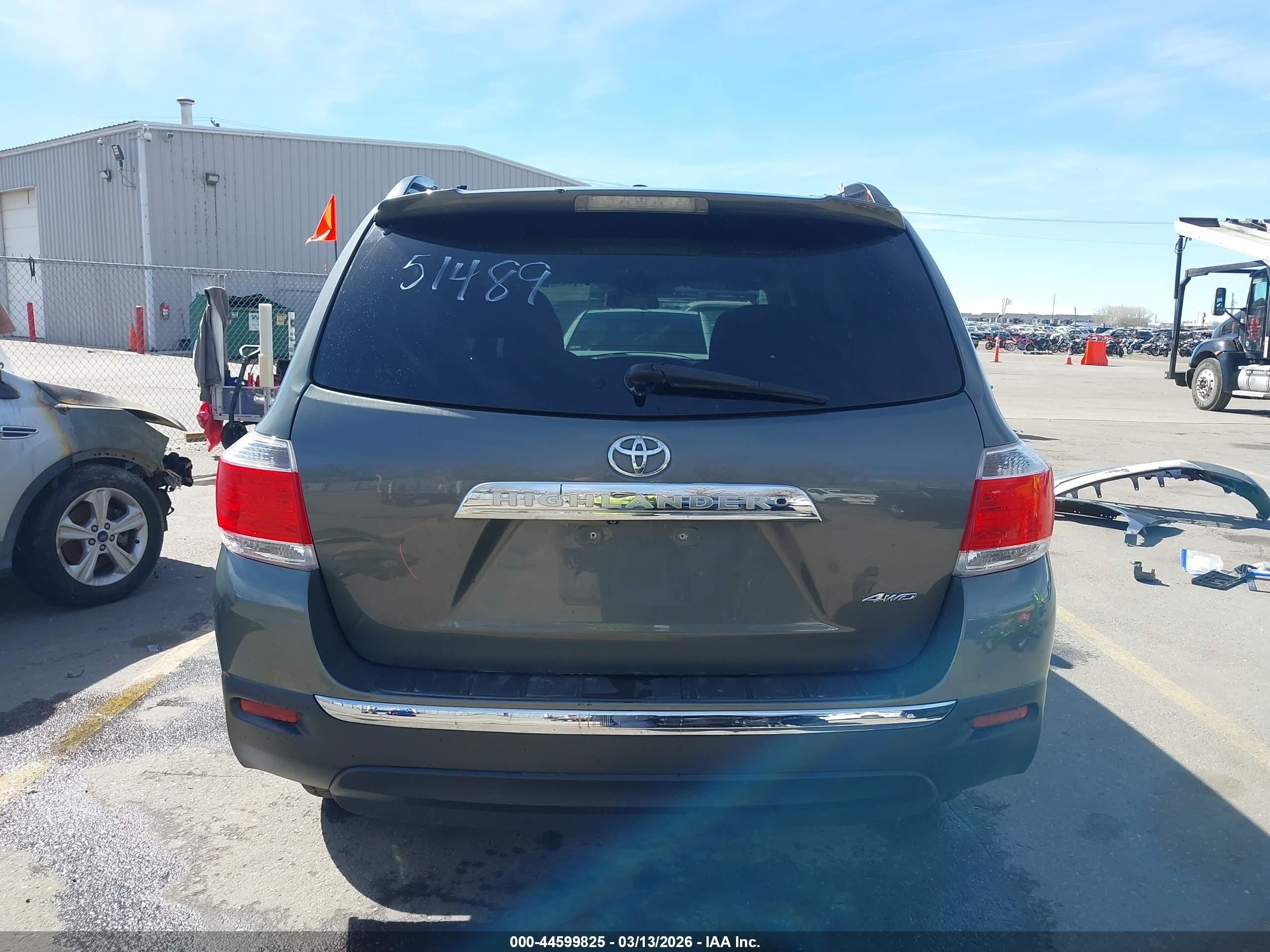 2012 Toyota Highlander Base V6 Gray vin: 5TDBK3EH6CS150490
