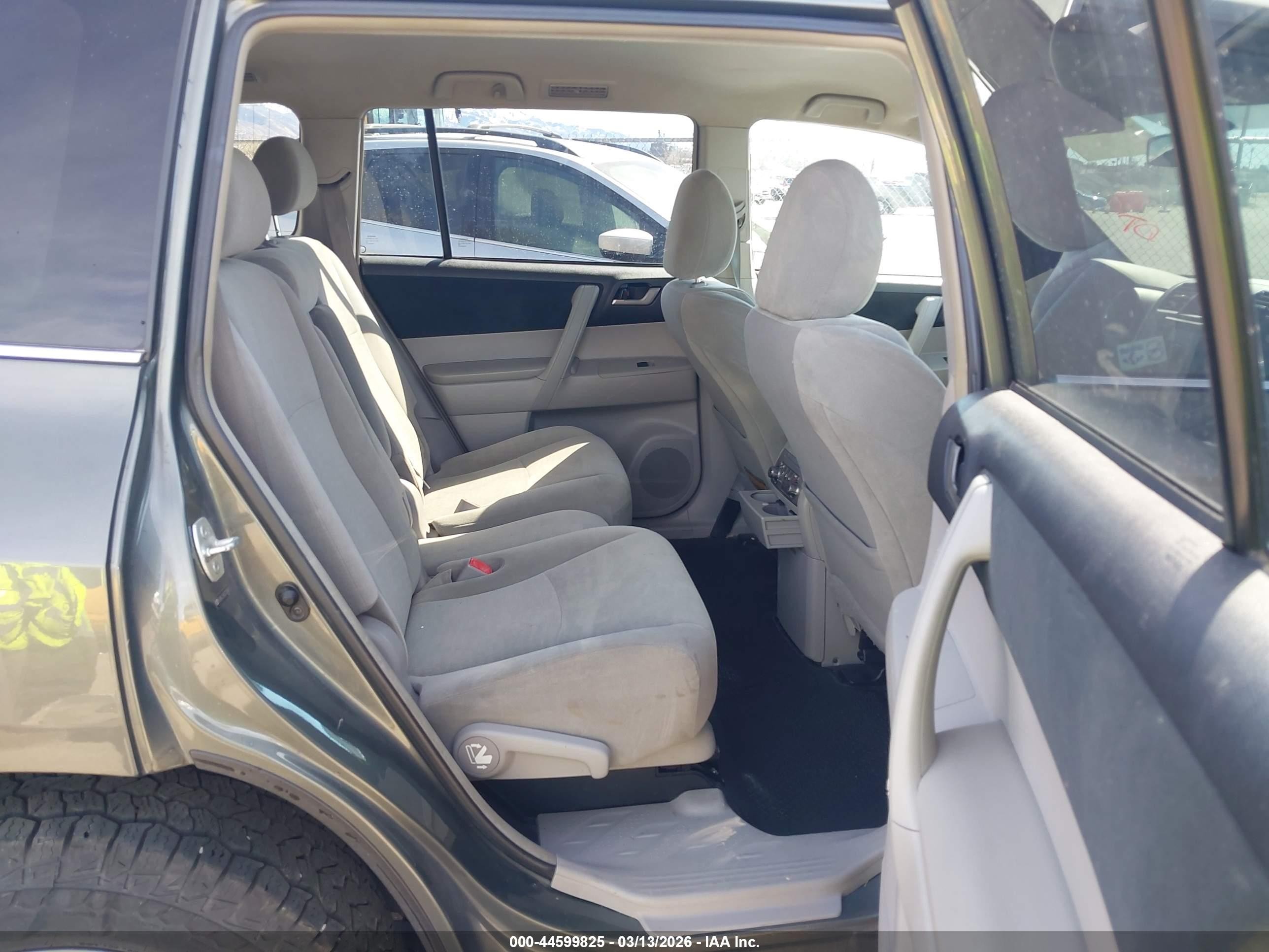 2012 Toyota Highlander Base V6 Gray vin: 5TDBK3EH6CS150490