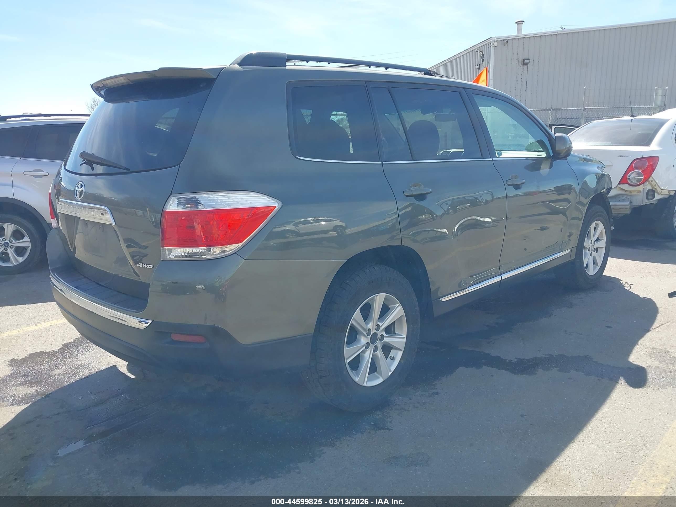 2012 Toyota Highlander Base V6 Gray vin: 5TDBK3EH6CS150490