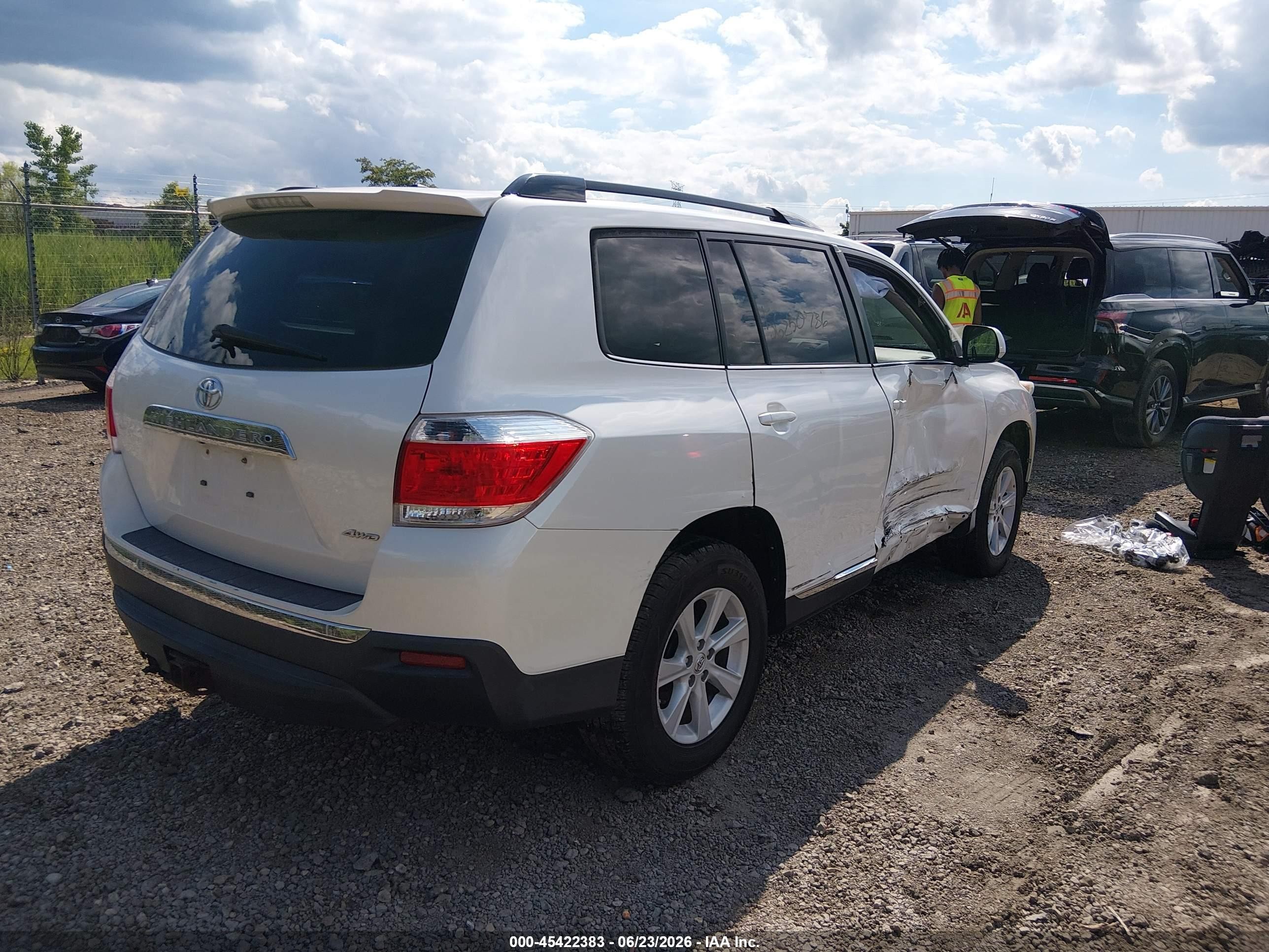 2012 Toyota Highlander Se V6 White vin: 5TDBK3EH6CS174921