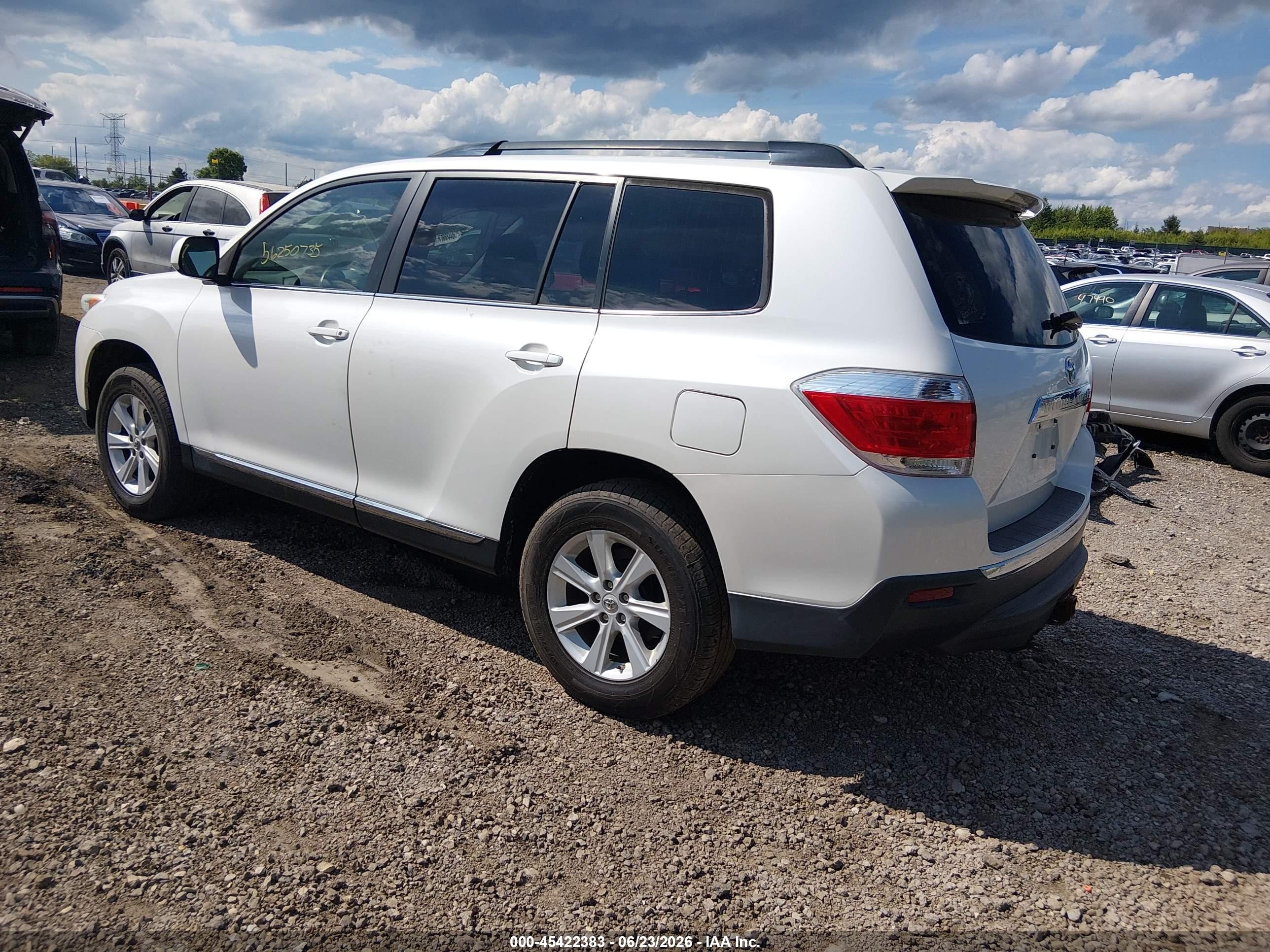 2012 Toyota Highlander Se V6 White vin: 5TDBK3EH6CS174921