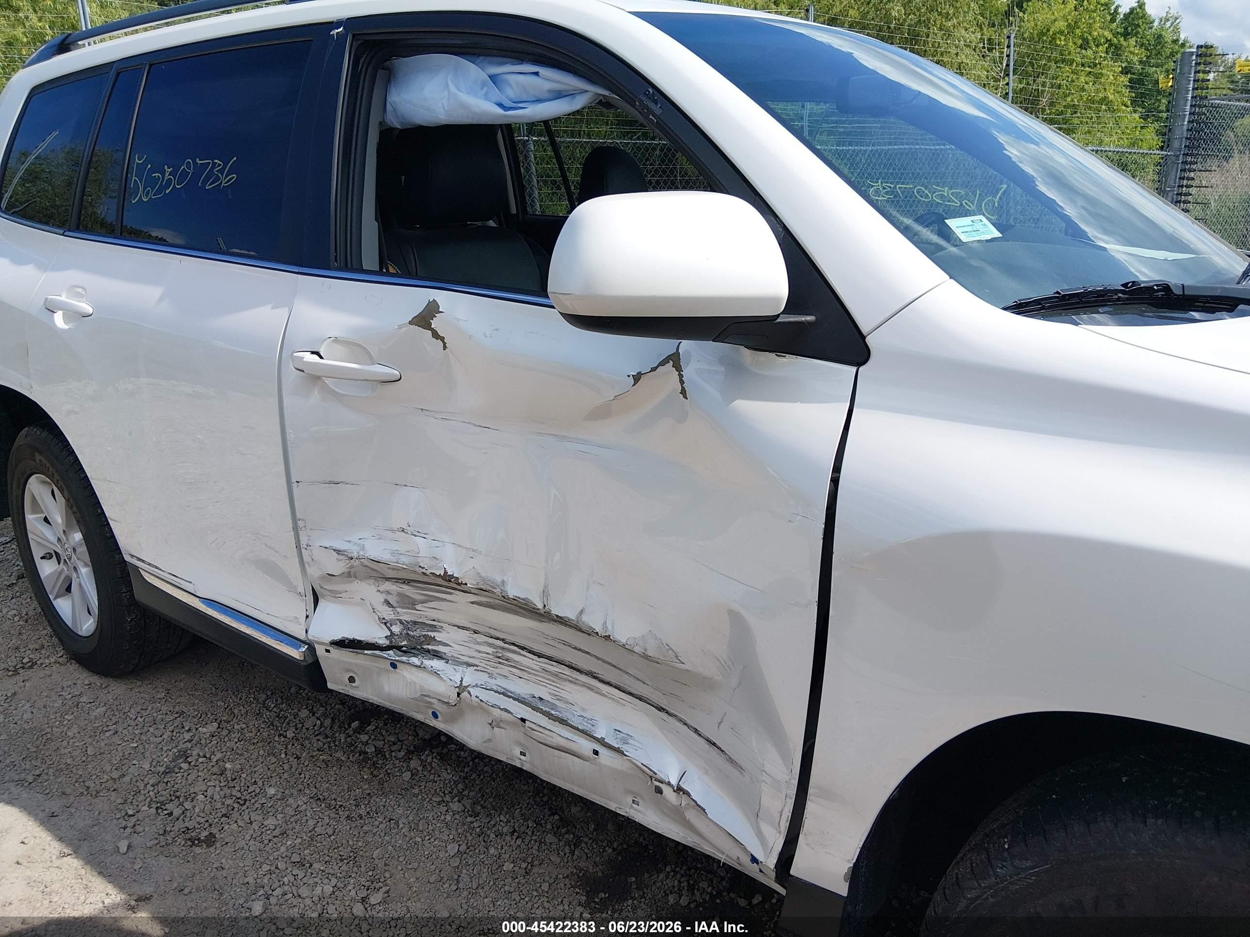 2012 Toyota Highlander Se V6 White vin: 5TDBK3EH6CS174921