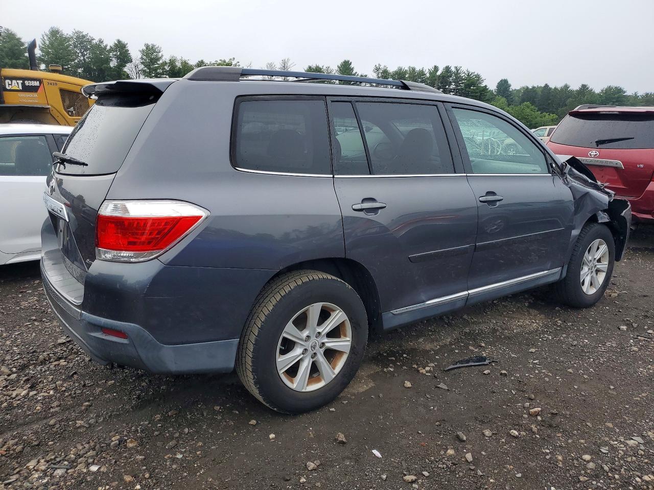2013 Toyota Highlander Plus Gray vin: 5TDBK3EH6DS190070