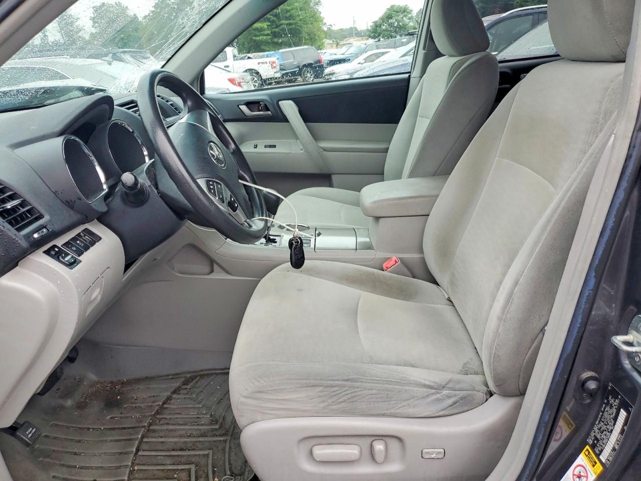 2013 Toyota Highlander Plus Gray vin: 5TDBK3EH6DS190070