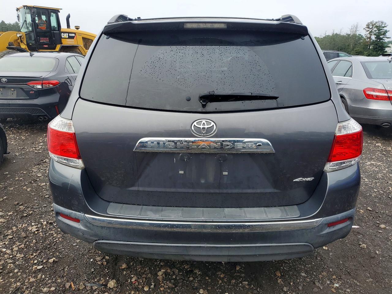 2013 Toyota Highlander Plus Gray vin: 5TDBK3EH6DS190070