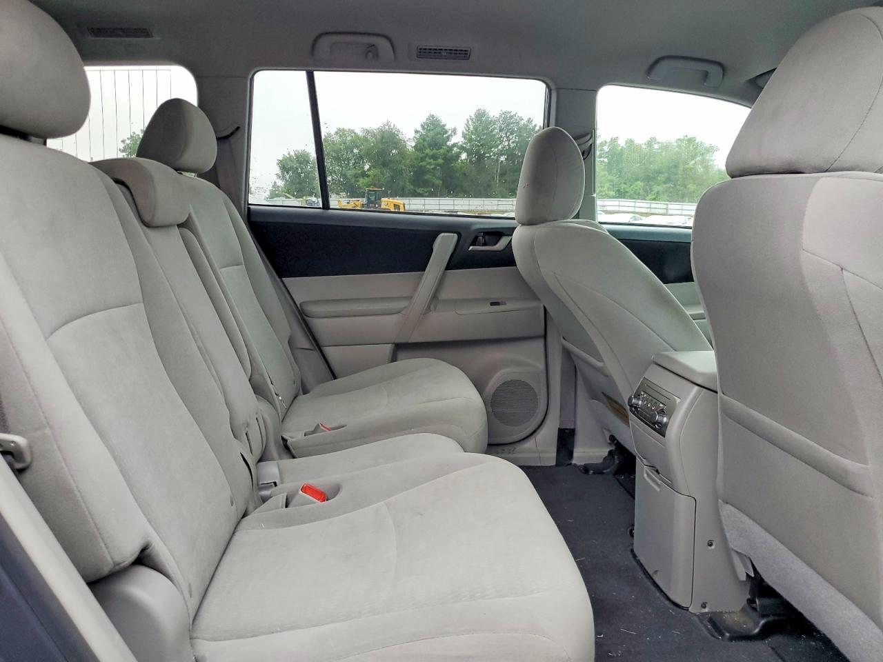 2013 Toyota Highlander Plus Gray vin: 5TDBK3EH6DS190070