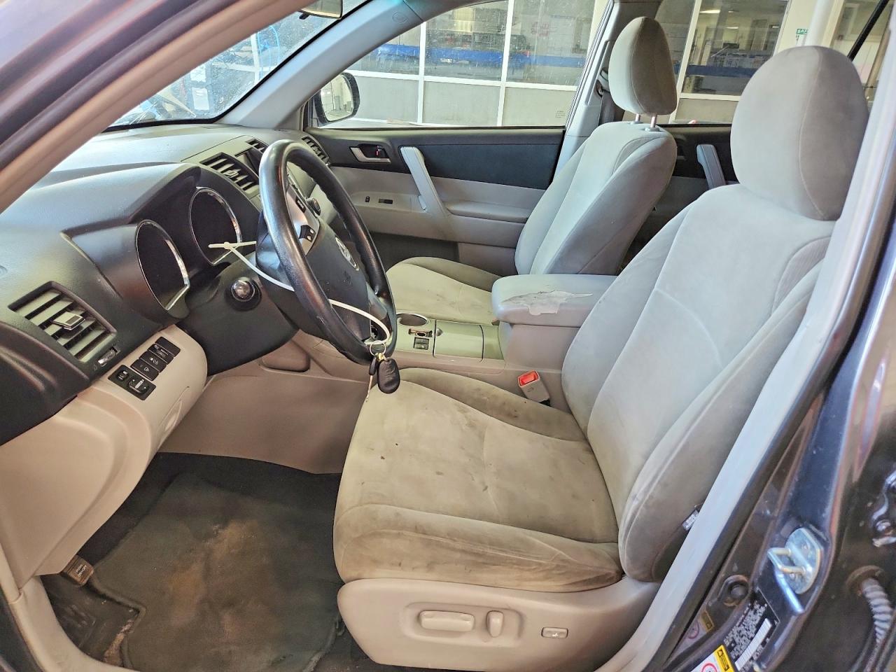 2013 Toyota Highlander Plus Gray vin: 5TDBK3EH6DS191915
