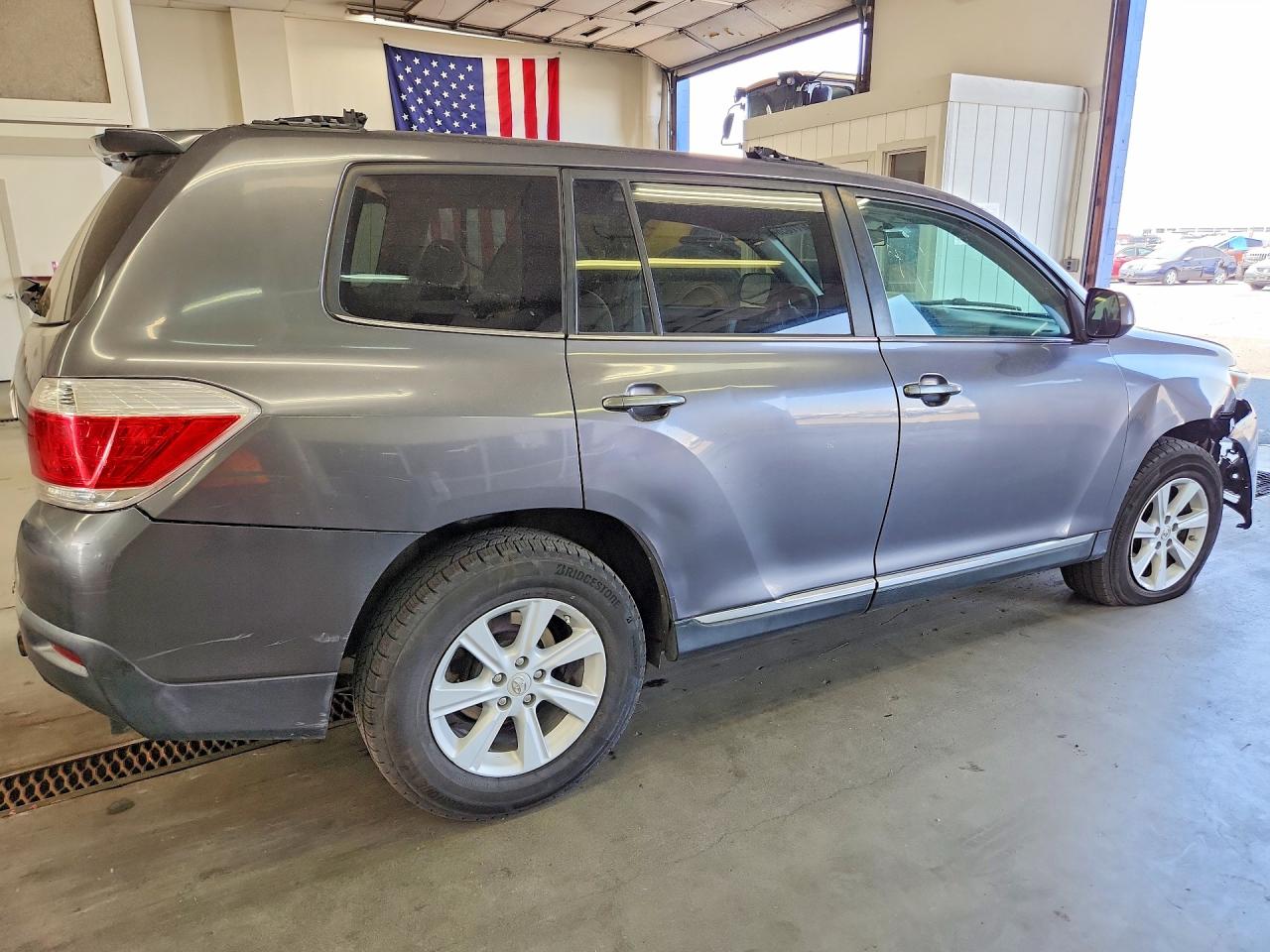 2013 Toyota Highlander Plus Gray vin: 5TDBK3EH6DS191915