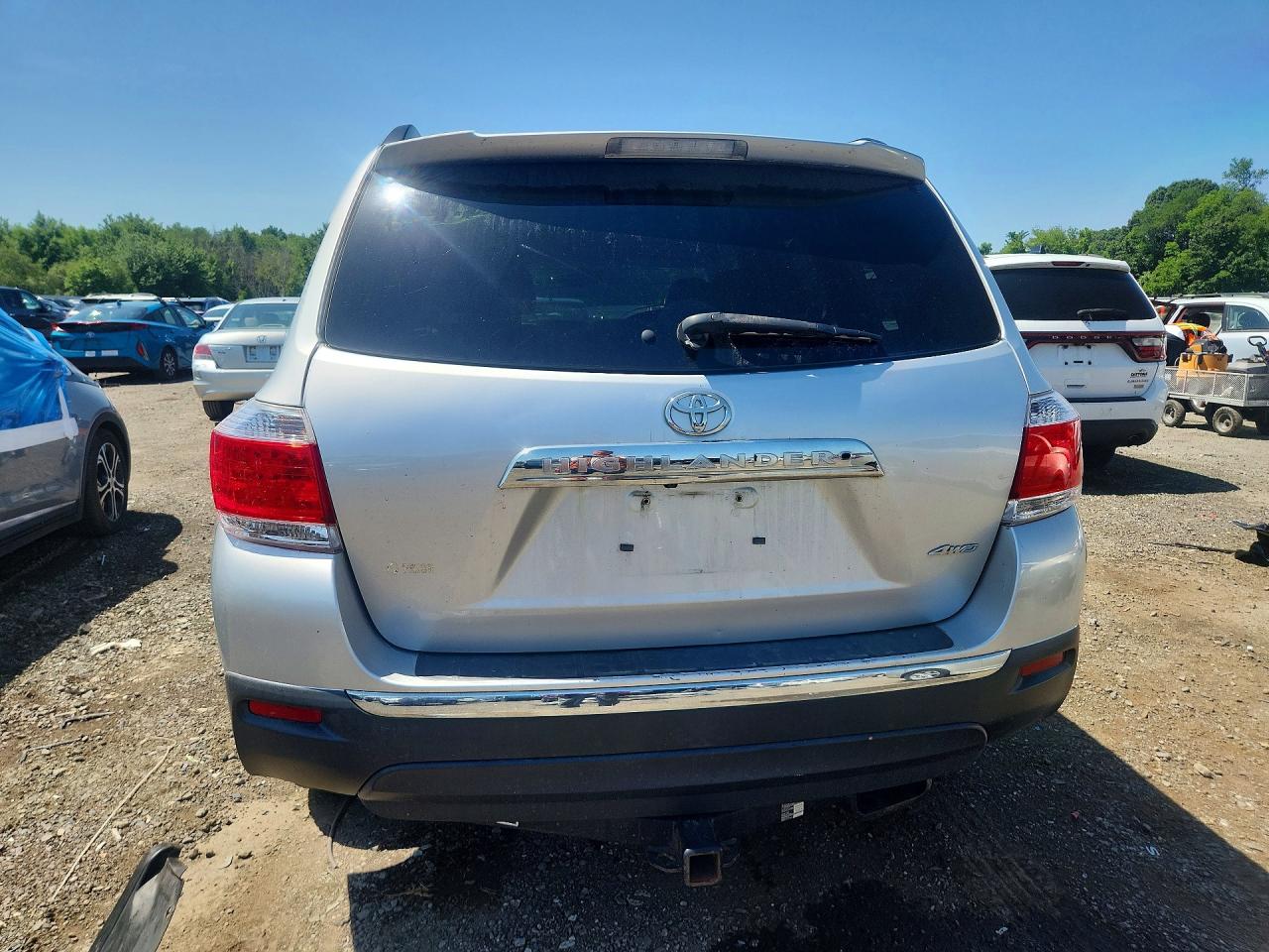 2013 Toyota Highlander Plus Silver vin: 5TDBK3EH6DS196418