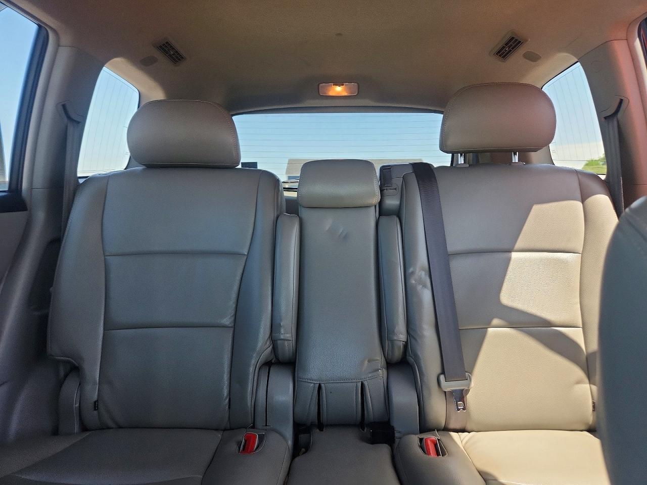 2013 Toyota Highlander Plus Silver vin: 5TDBK3EH6DS196418